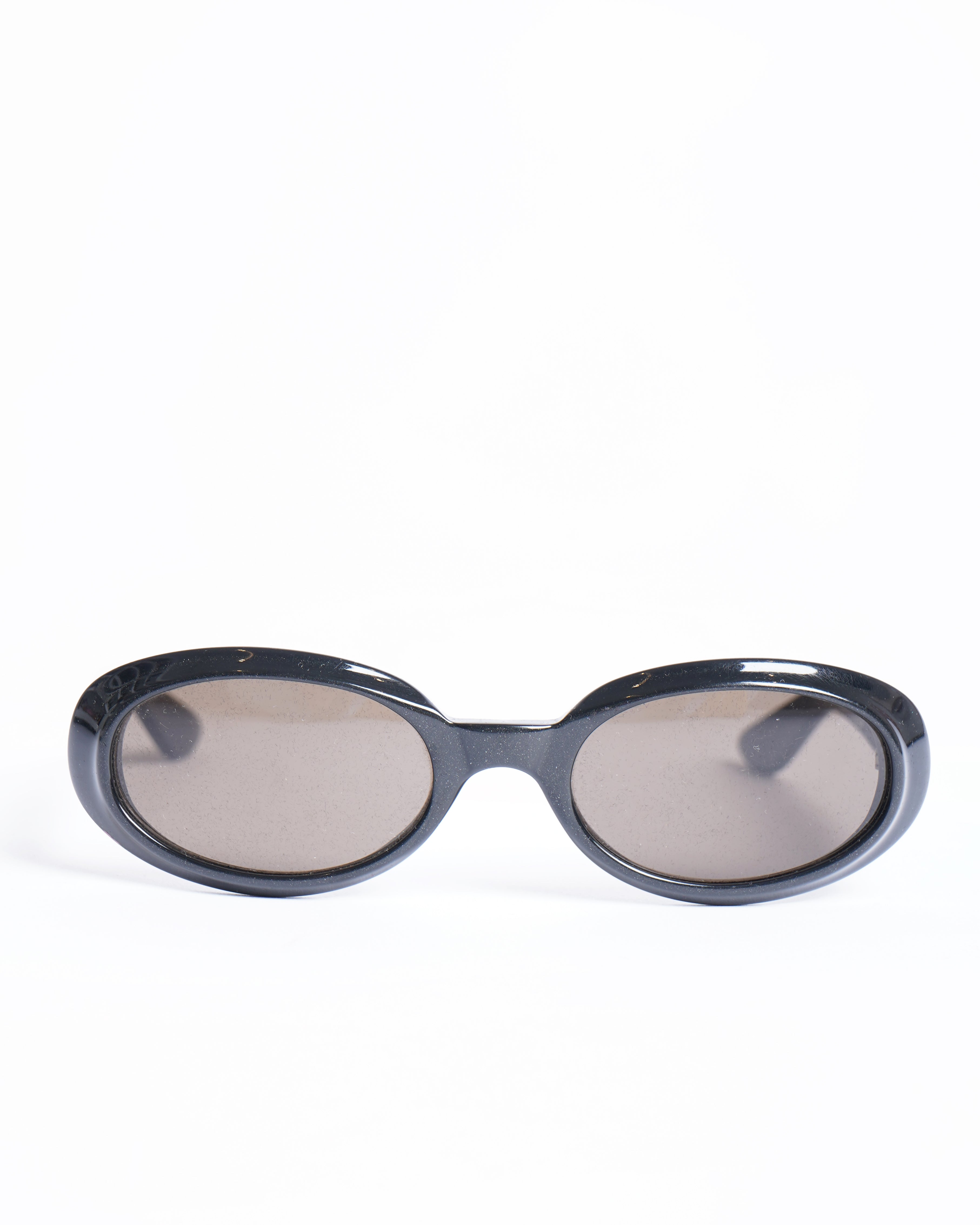 Gucci Oval Sunglasses in black