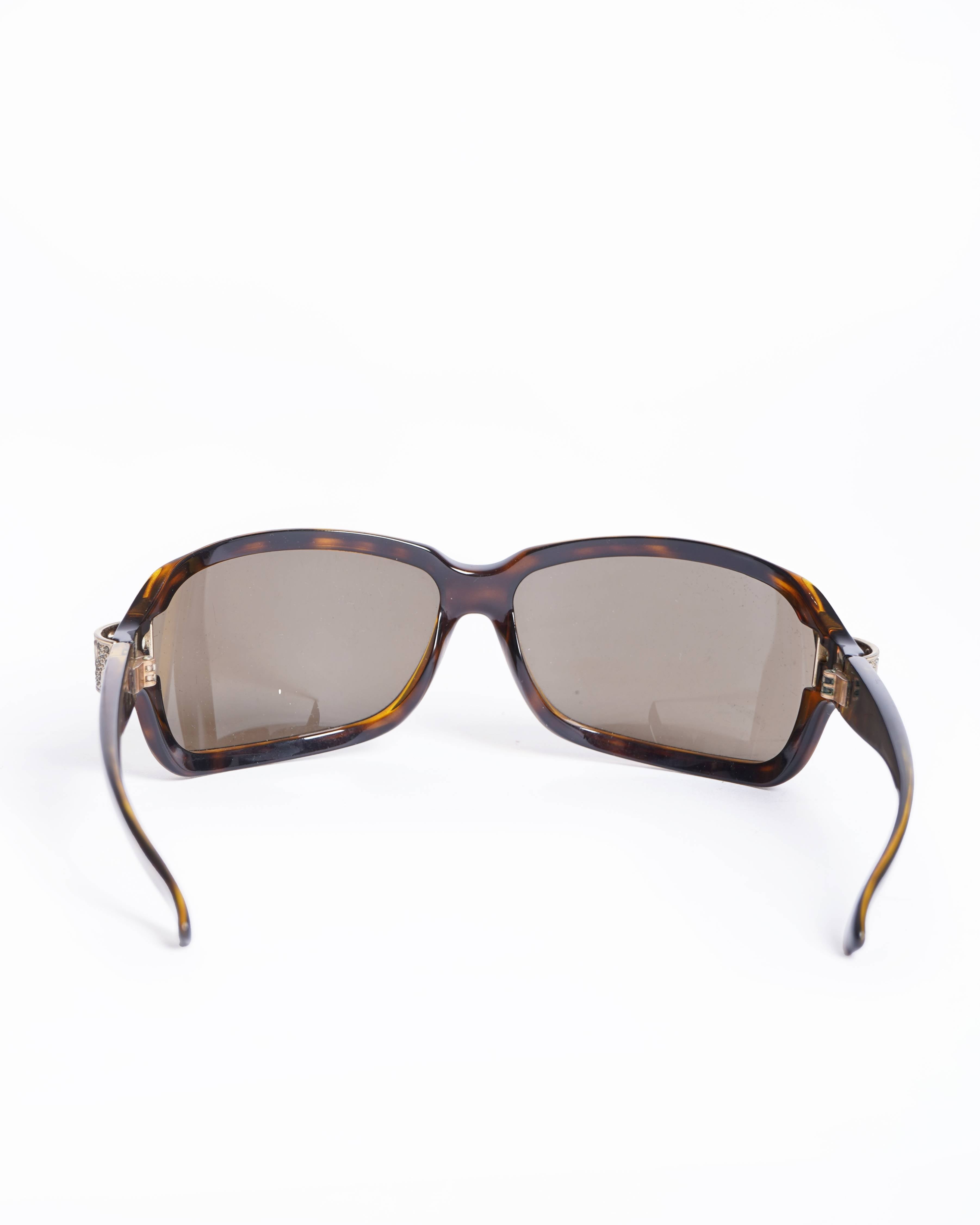Gucci Sunglasses in brown