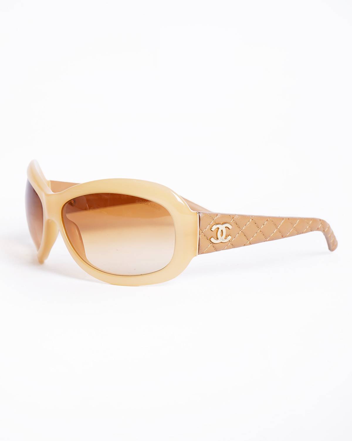 Vintage Chanel Women Sunglasses With Thick Frame Detailing