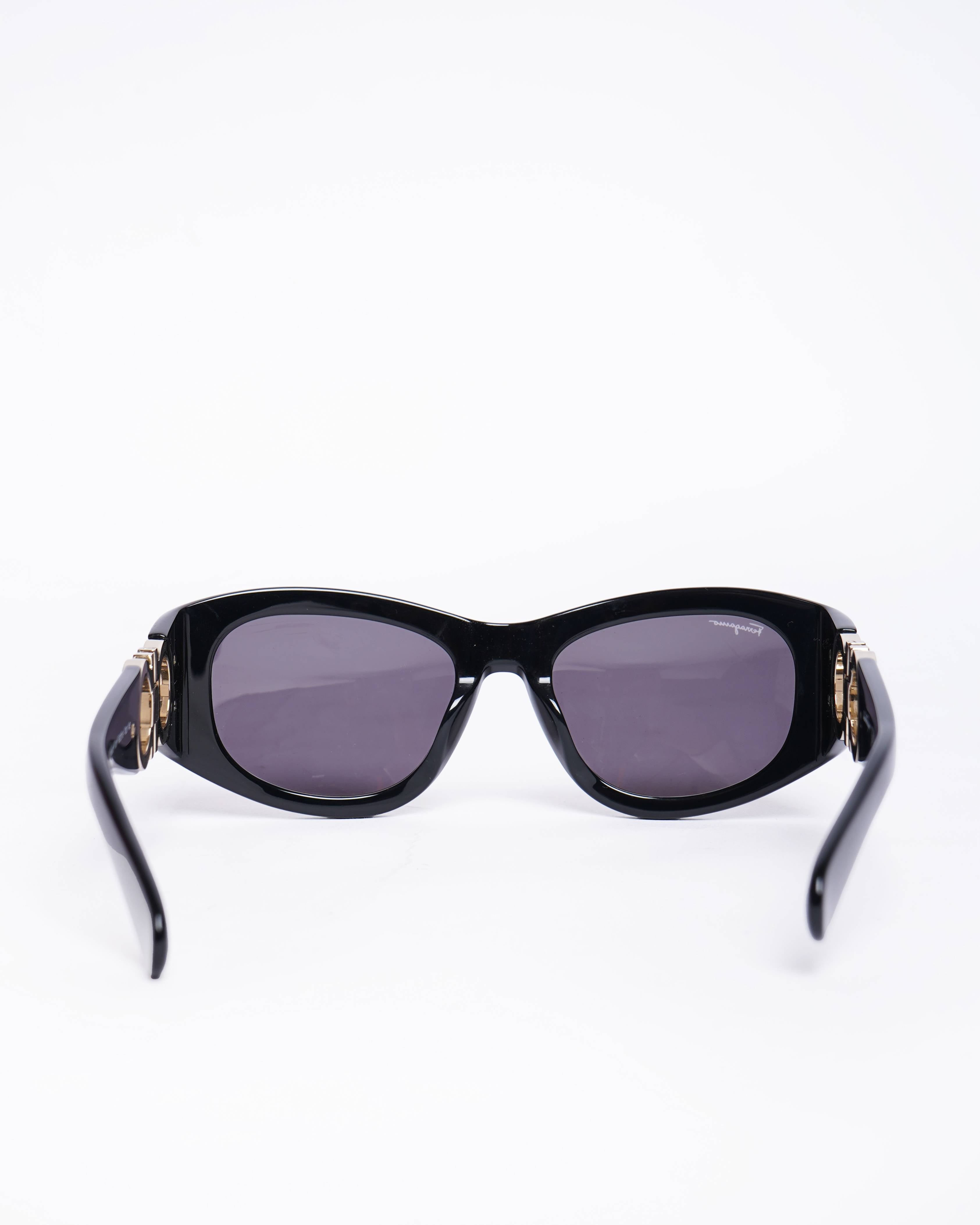 Salvatore Ferragamo Oval Frame Sunglasses In Black With Thick Temple