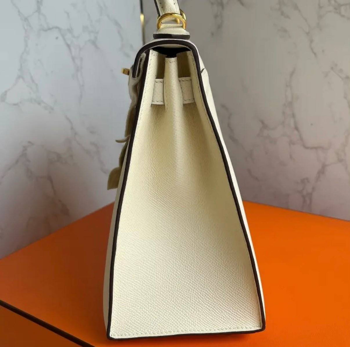Hermes Kelly 28 Ep leather B stamp