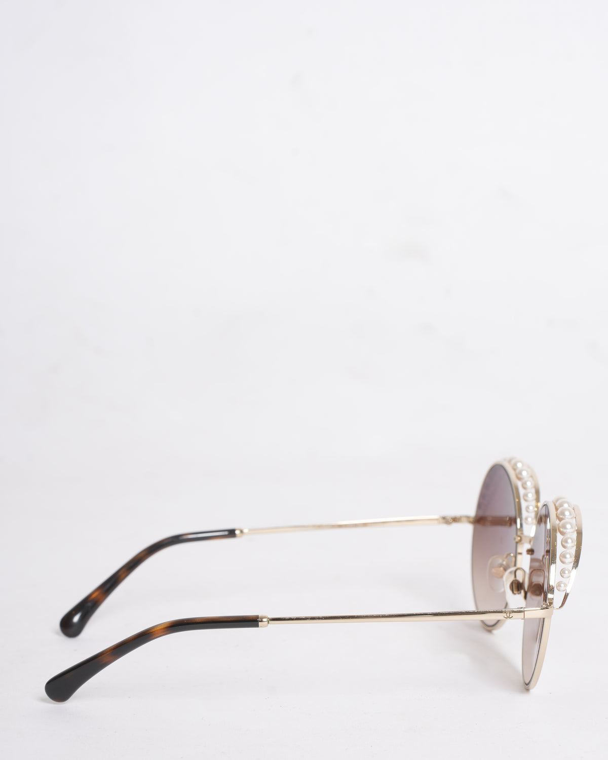 NINE CHANEL PEARL SUNGLASSES