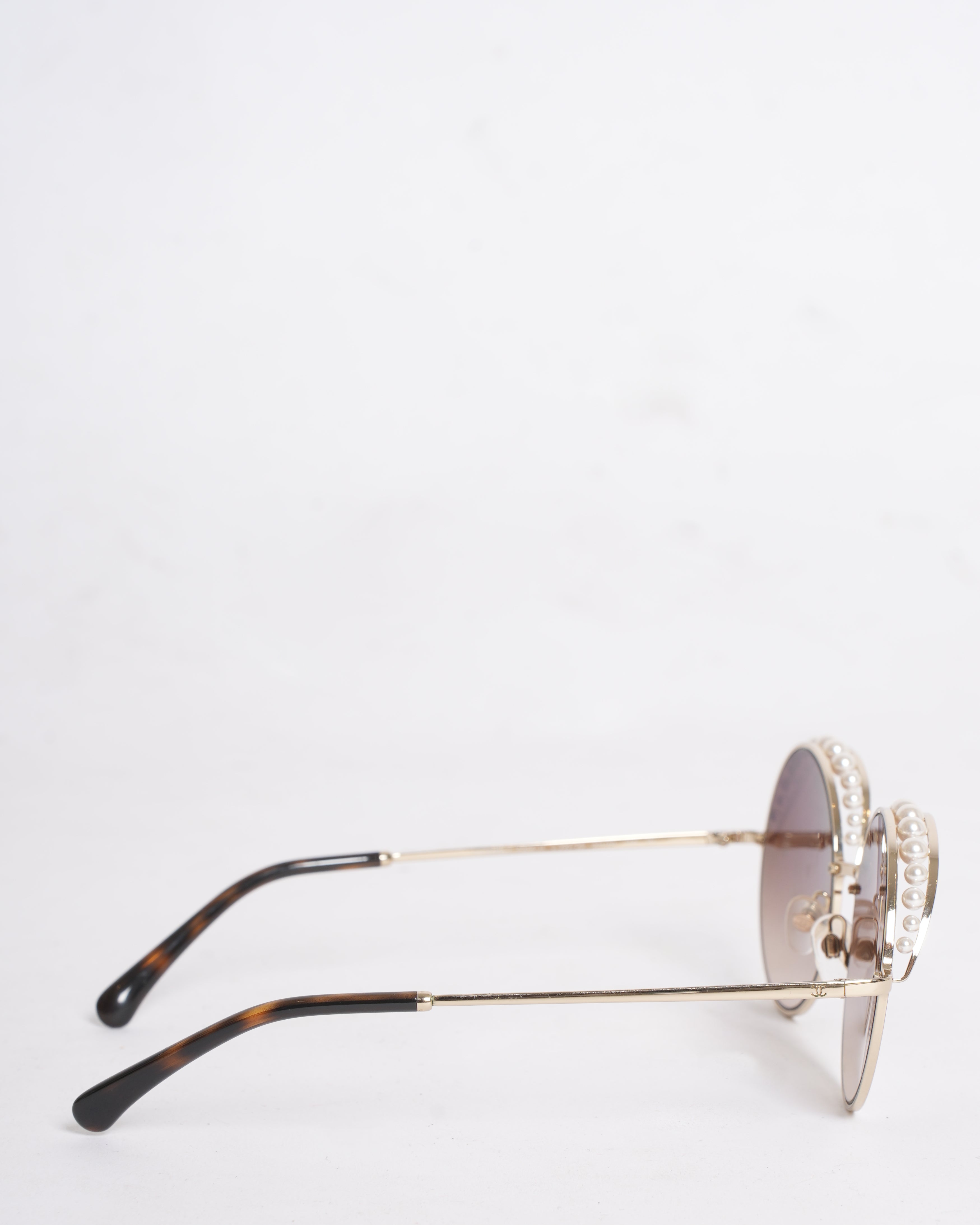 NINE CHANEL PEARL SUNGLASSES