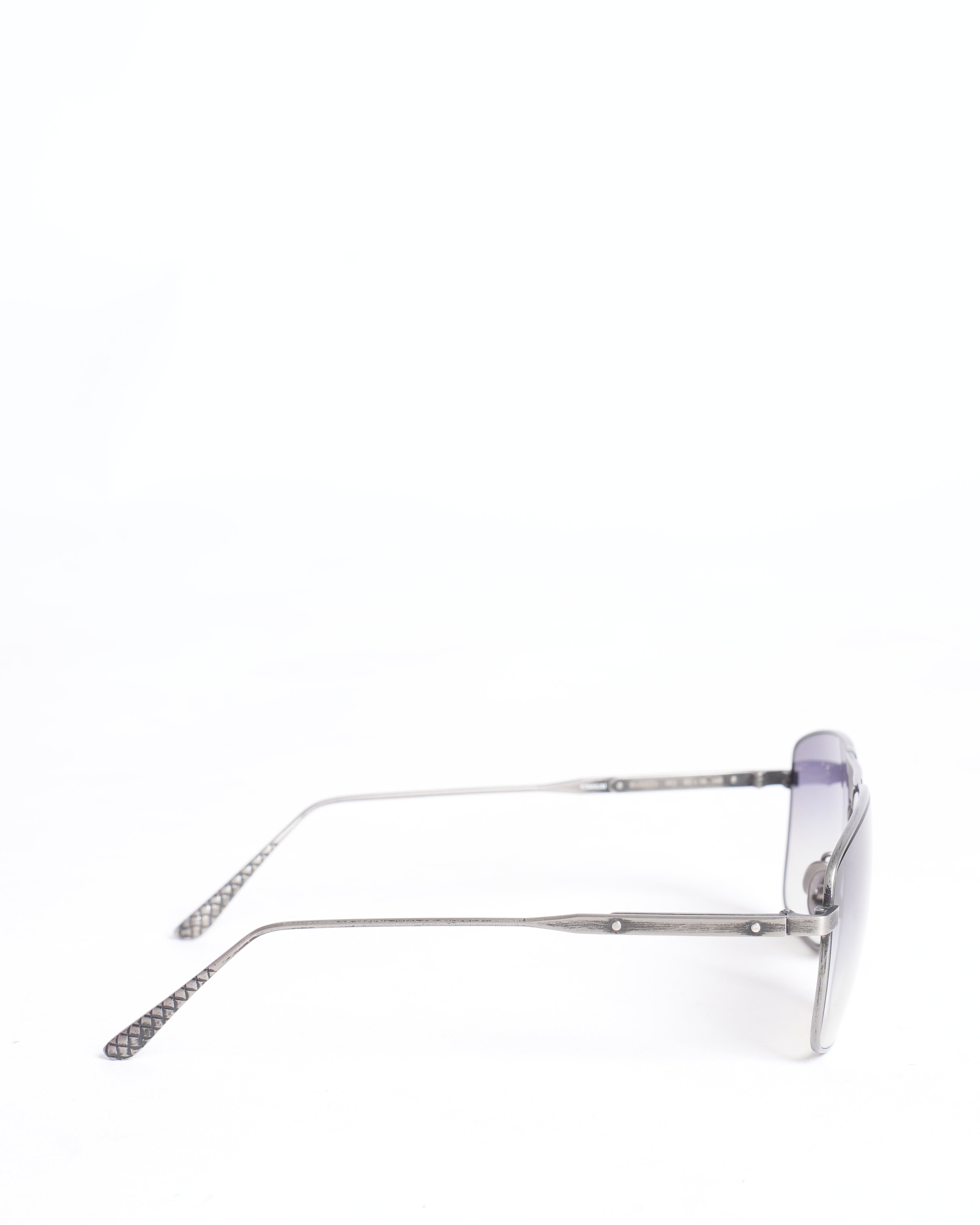 Bottega Veneta 
Round Frame sunglasses