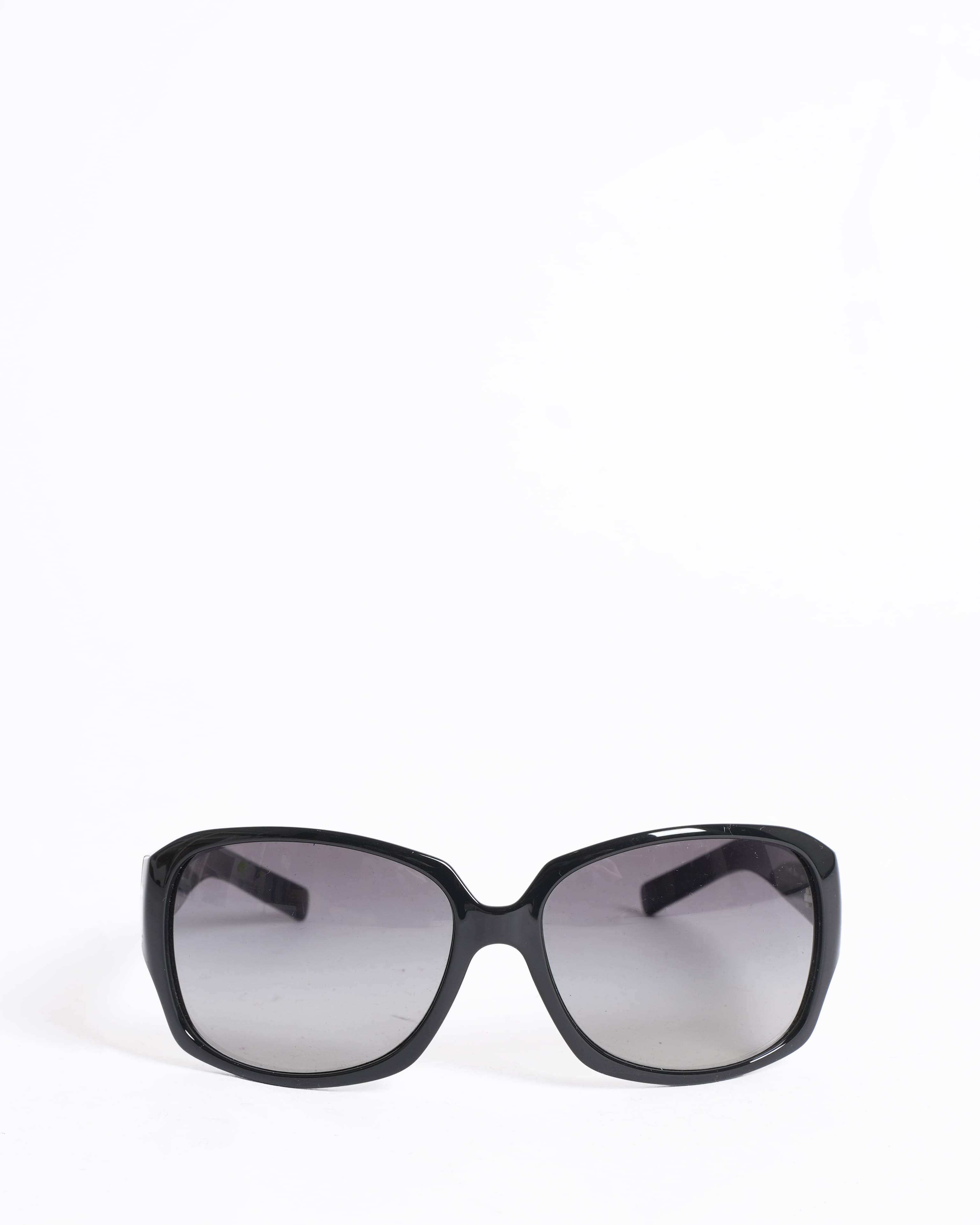 DKNY sunglasses in black Cat-eye