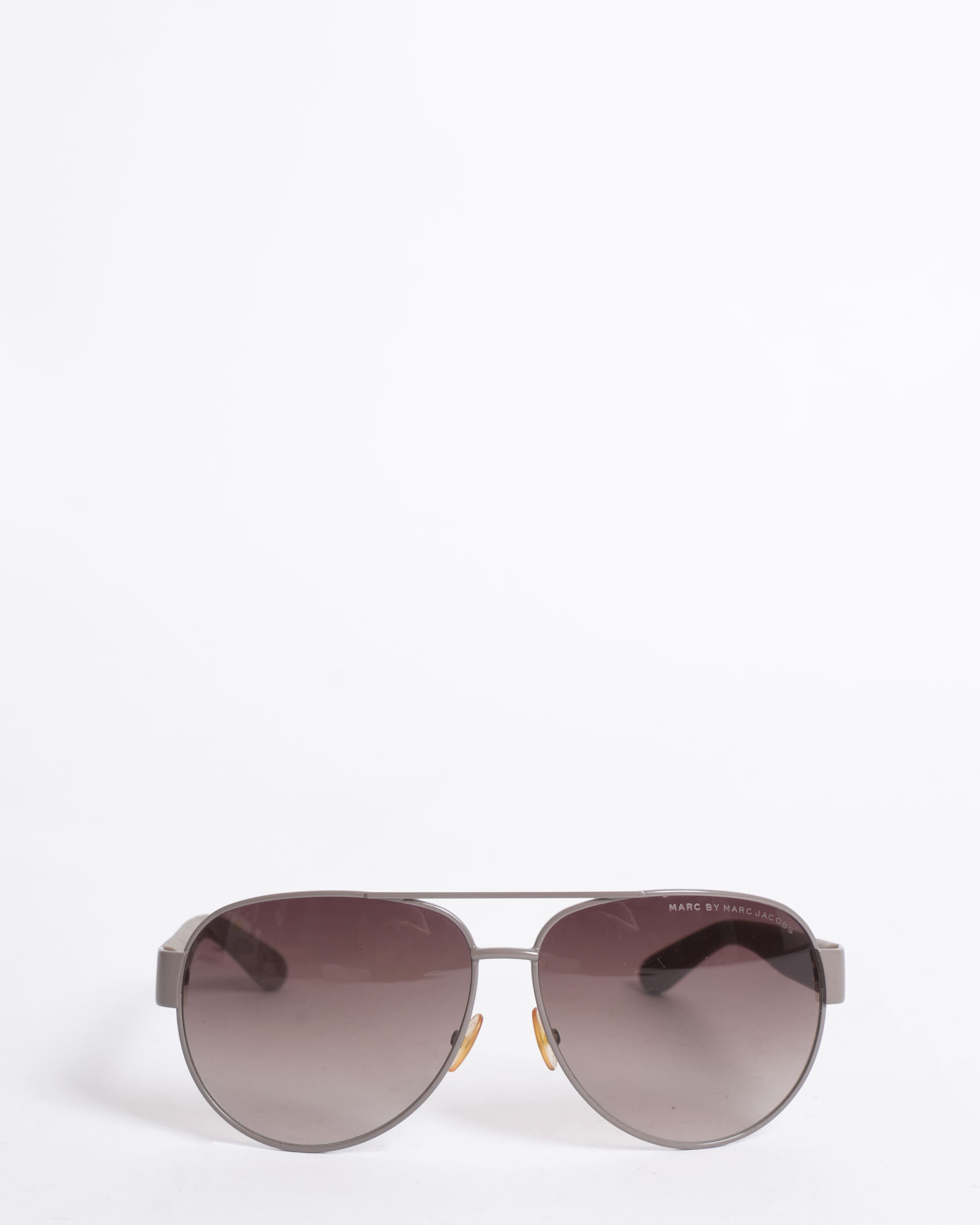 Marc by Marc Jacobs oval Taupe sunglasses with Pink Temple detail