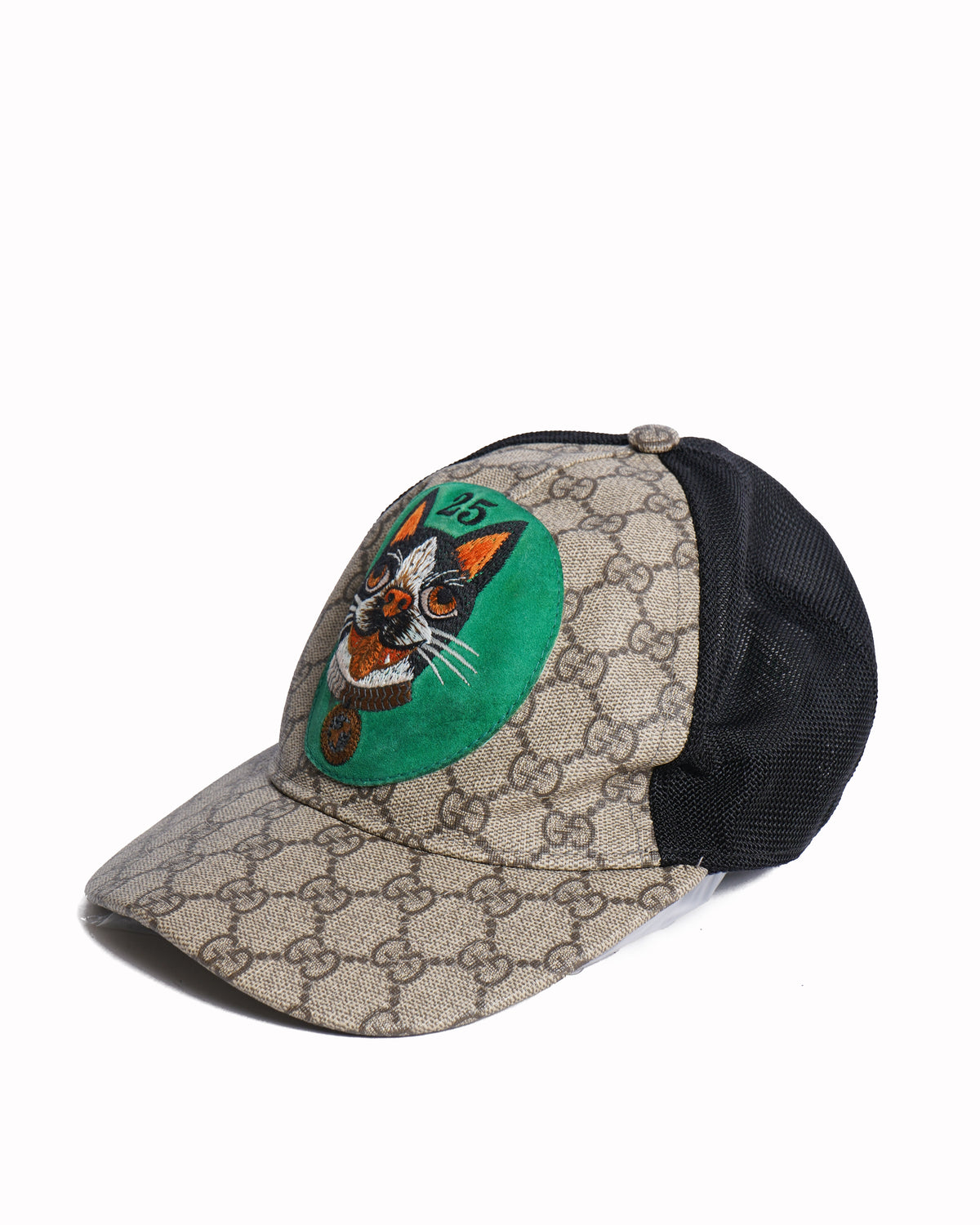 Gucci 
GBeige GG Supreme Canvas and Mesh Bosco Applique Baseball Cap
