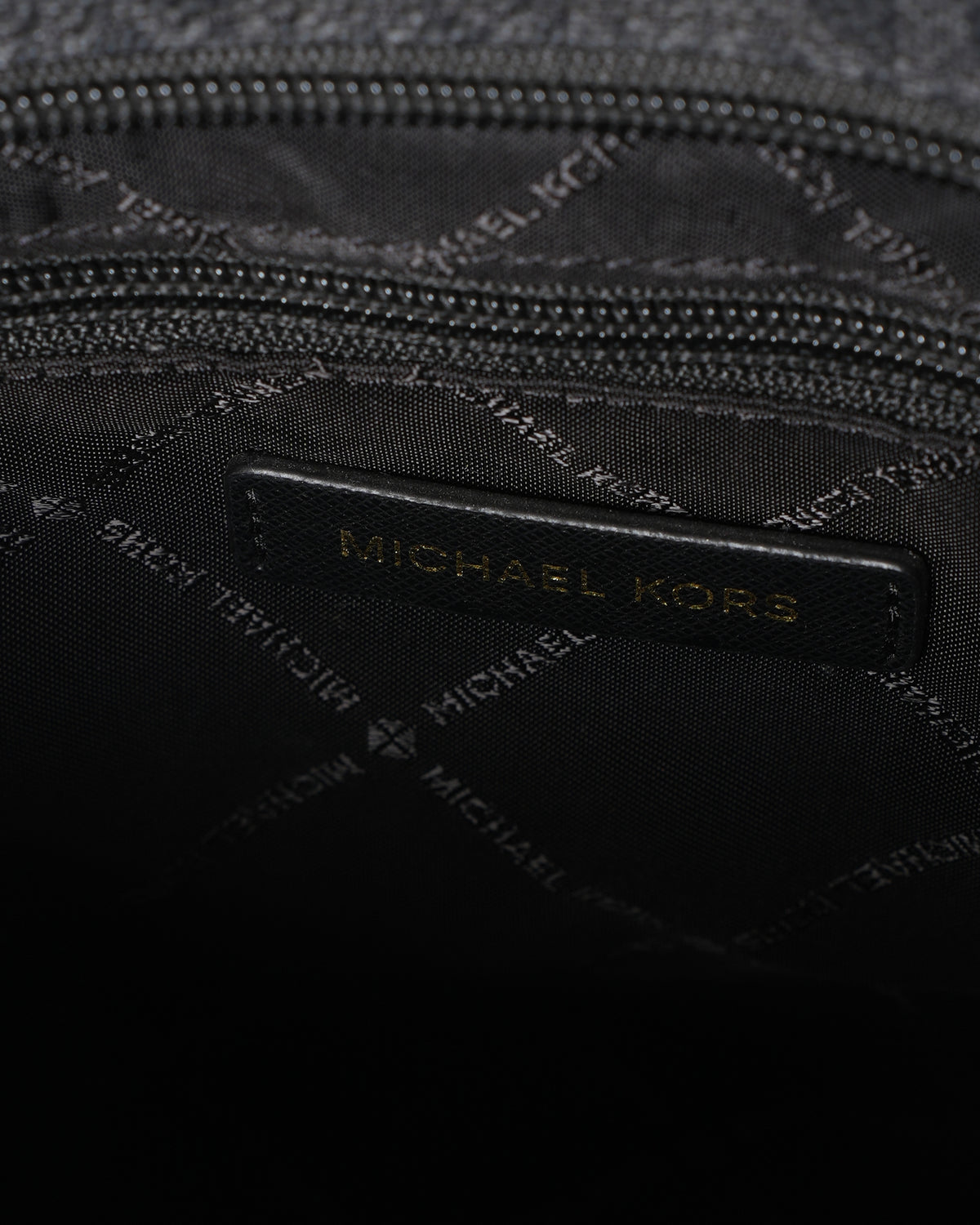 New Bag Michael Kors Messenger Sling
