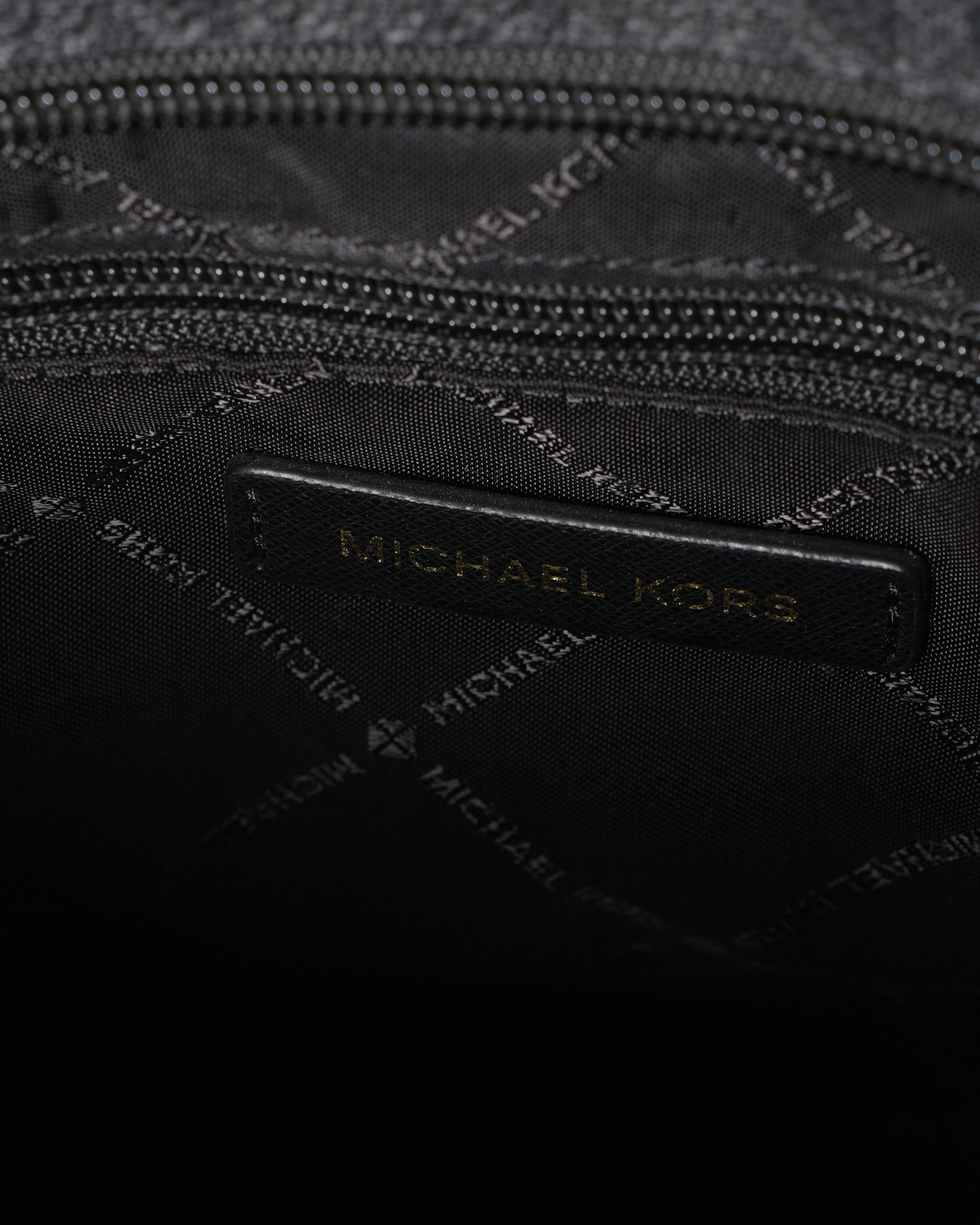 New Bag Michael Kors Messenger Sling