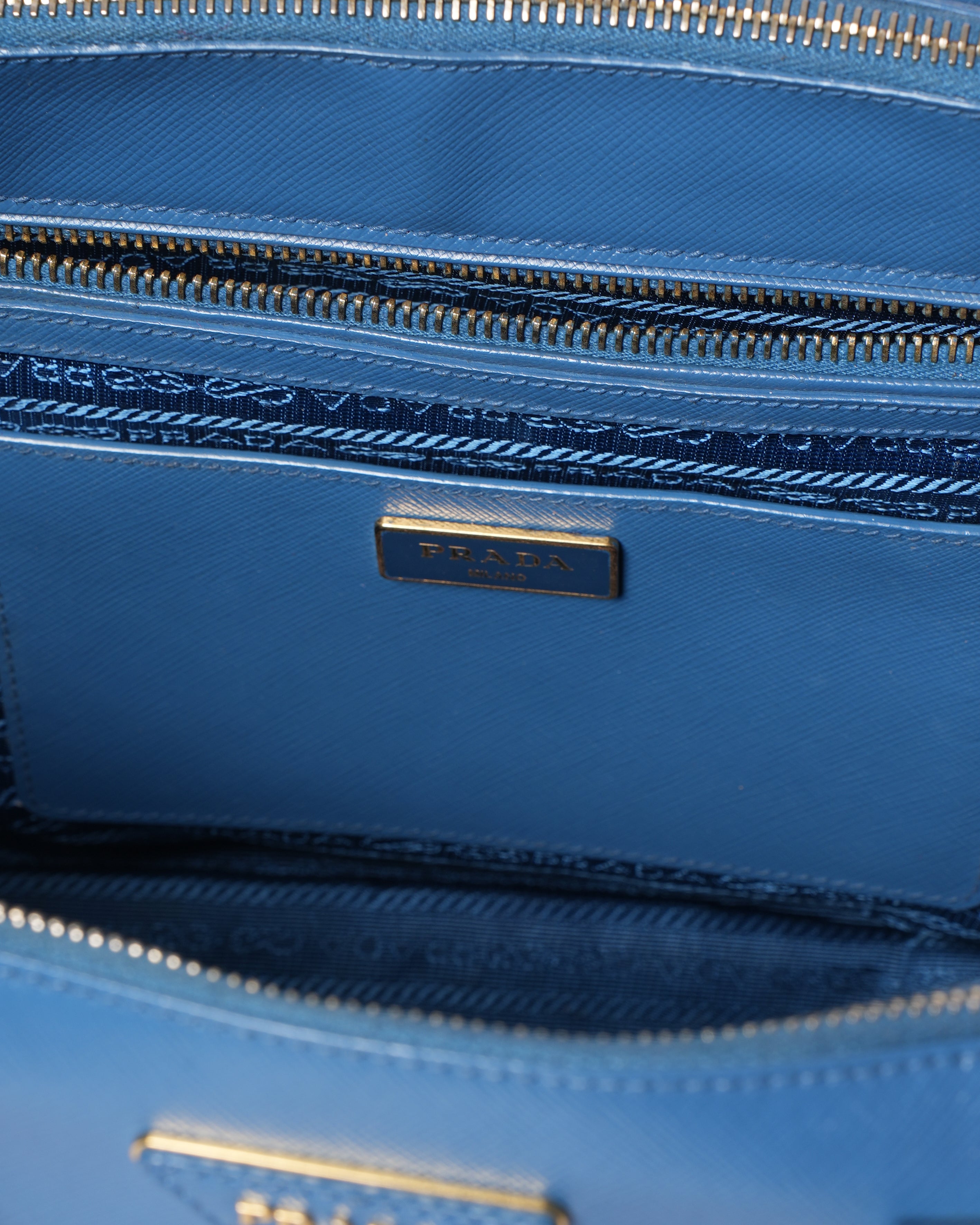 Prada Galleria Shoulder Bag In Blue