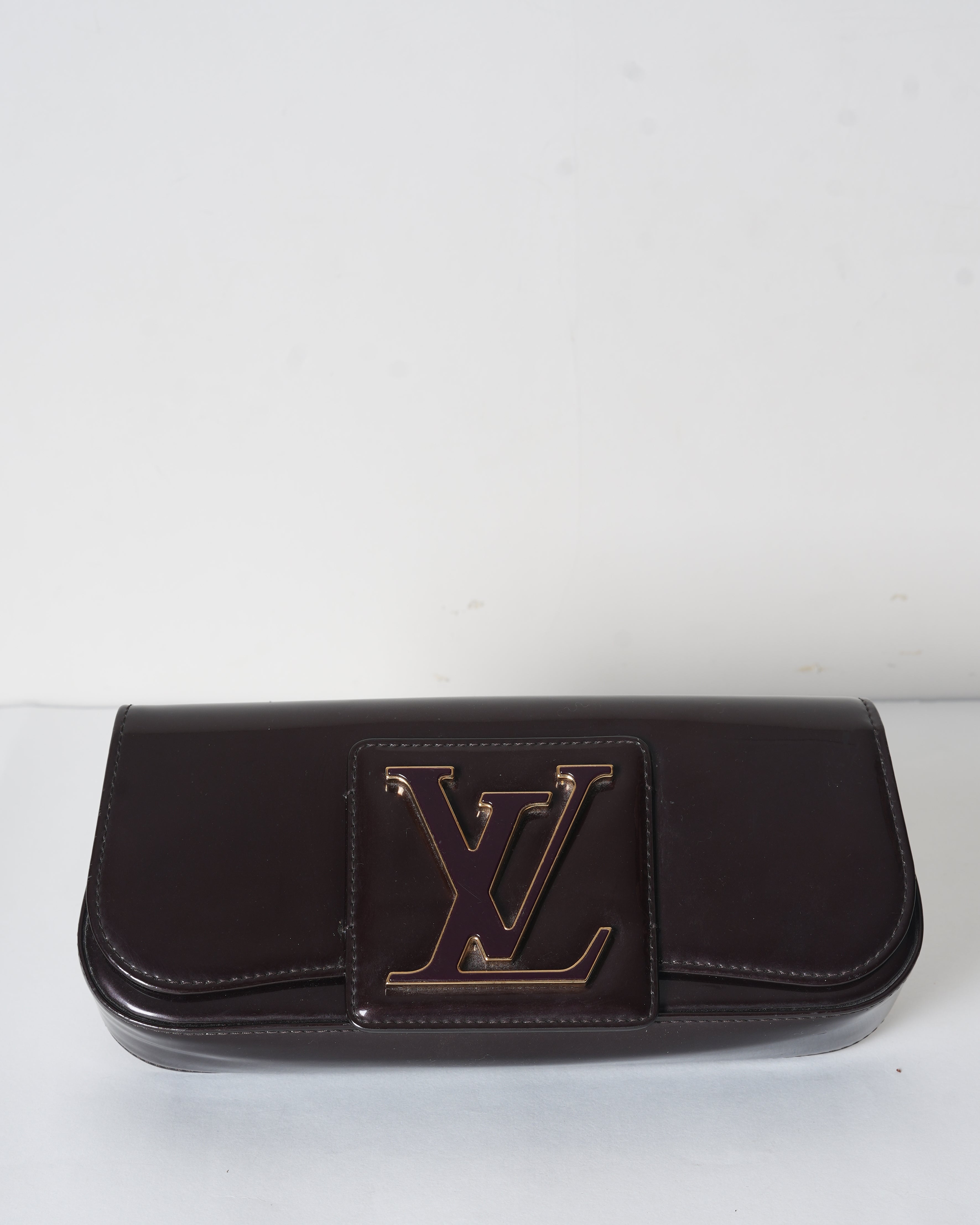 Louis Vuitton Amarante Vernis Sobo Clutch