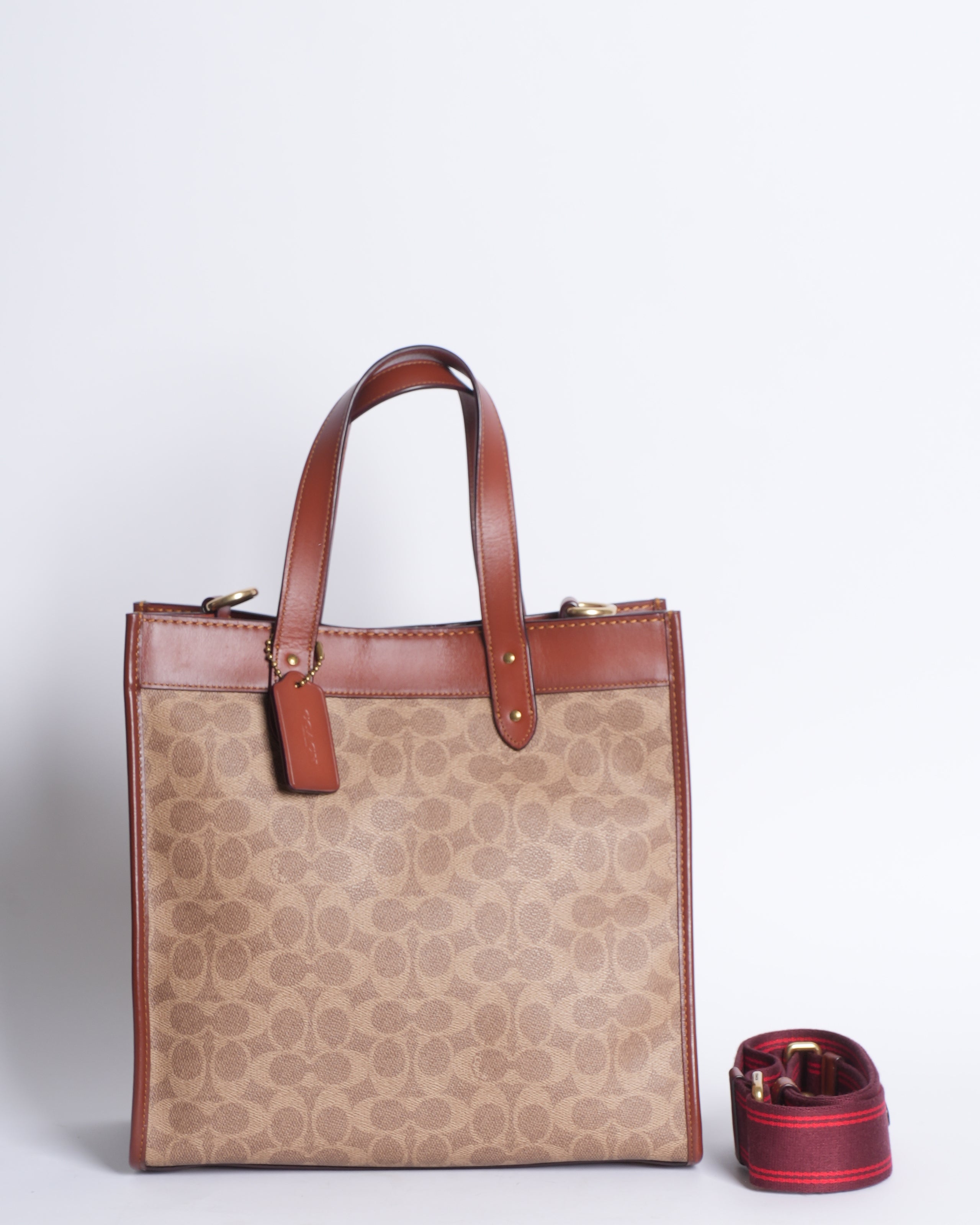 Coach Field Tote in Signature canvas with Horse and Carriage Print