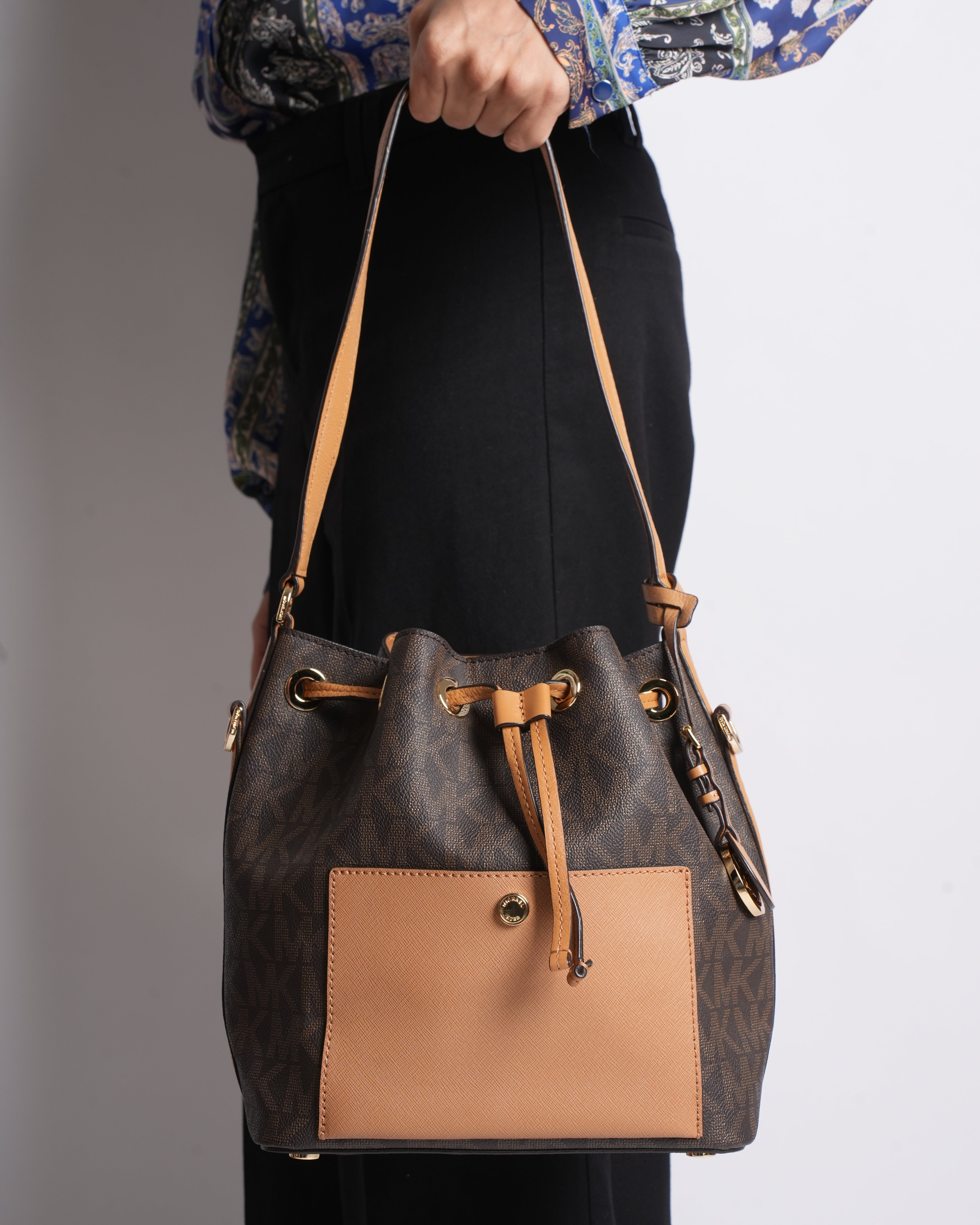 MIchael Kors Monogram Bucket Bag In Brown