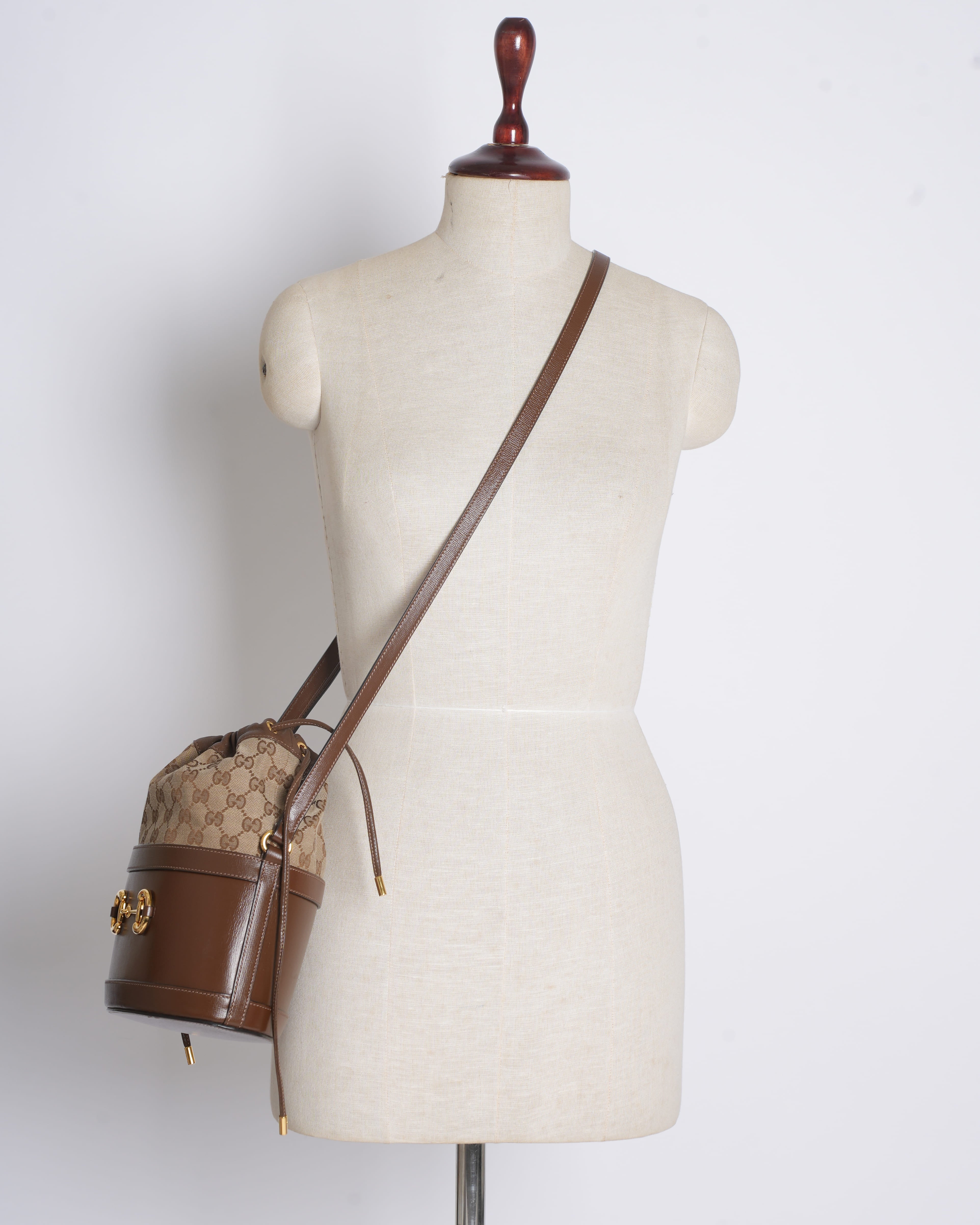 Gucci gg canvas horsebit 1955 bucket bag