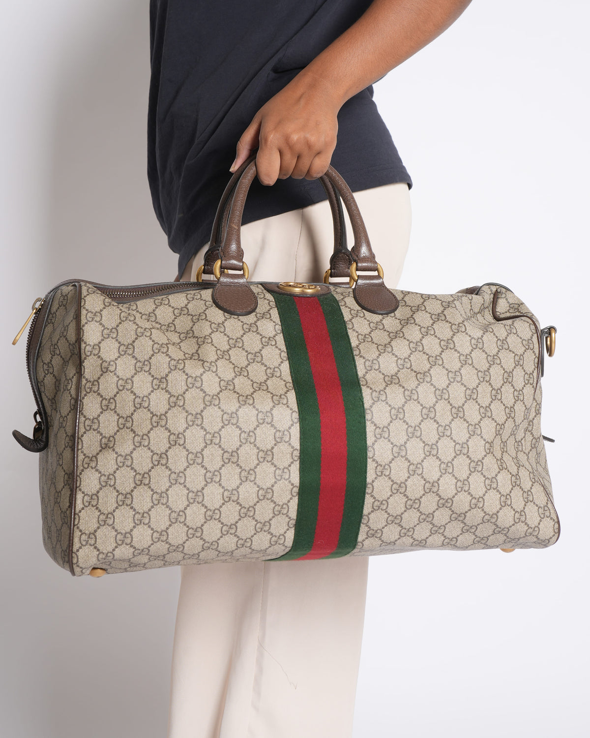 Gucci GG Supreme Medium Savoy Duffle Bag