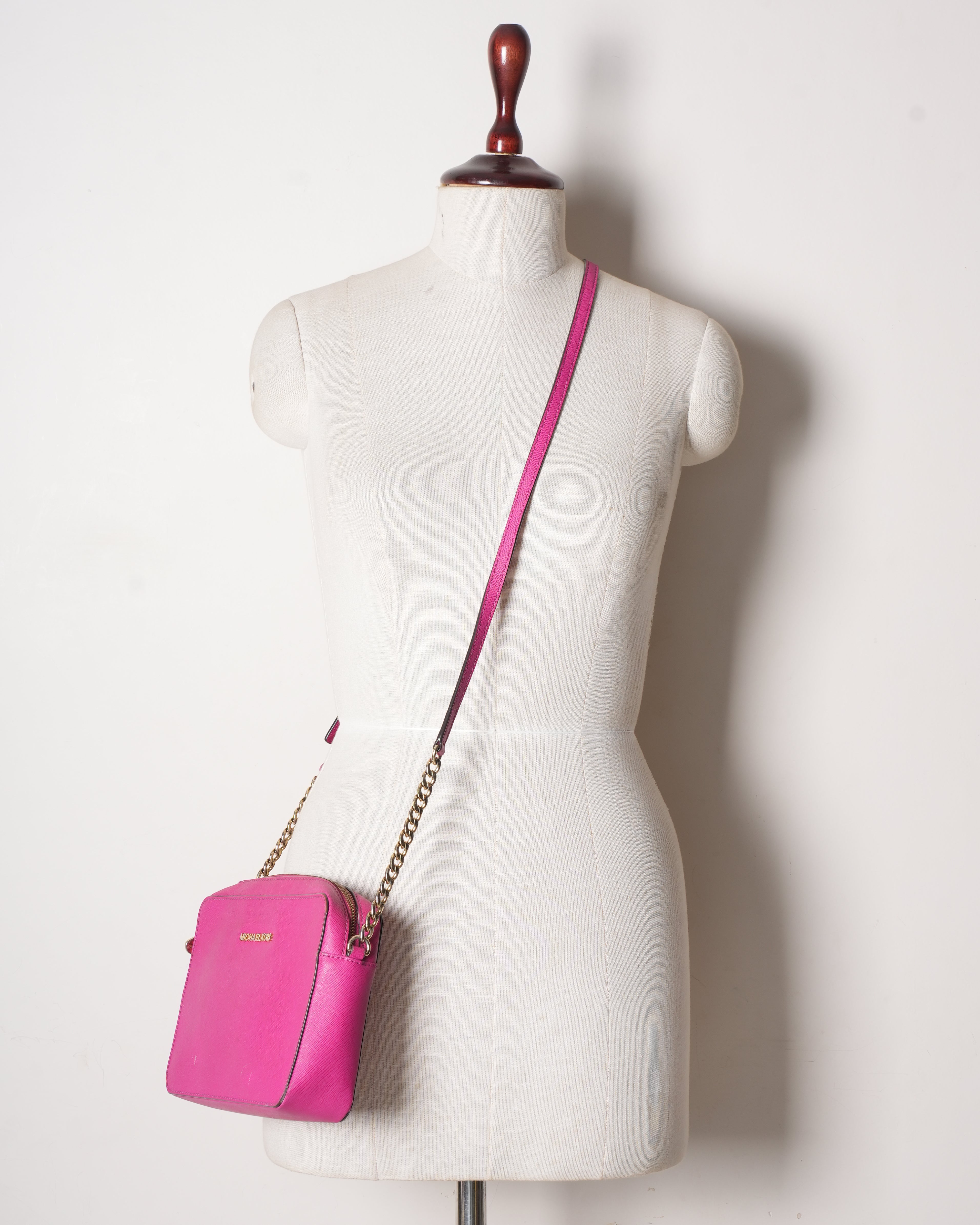 Hot pink michael kors crossbody hotsell