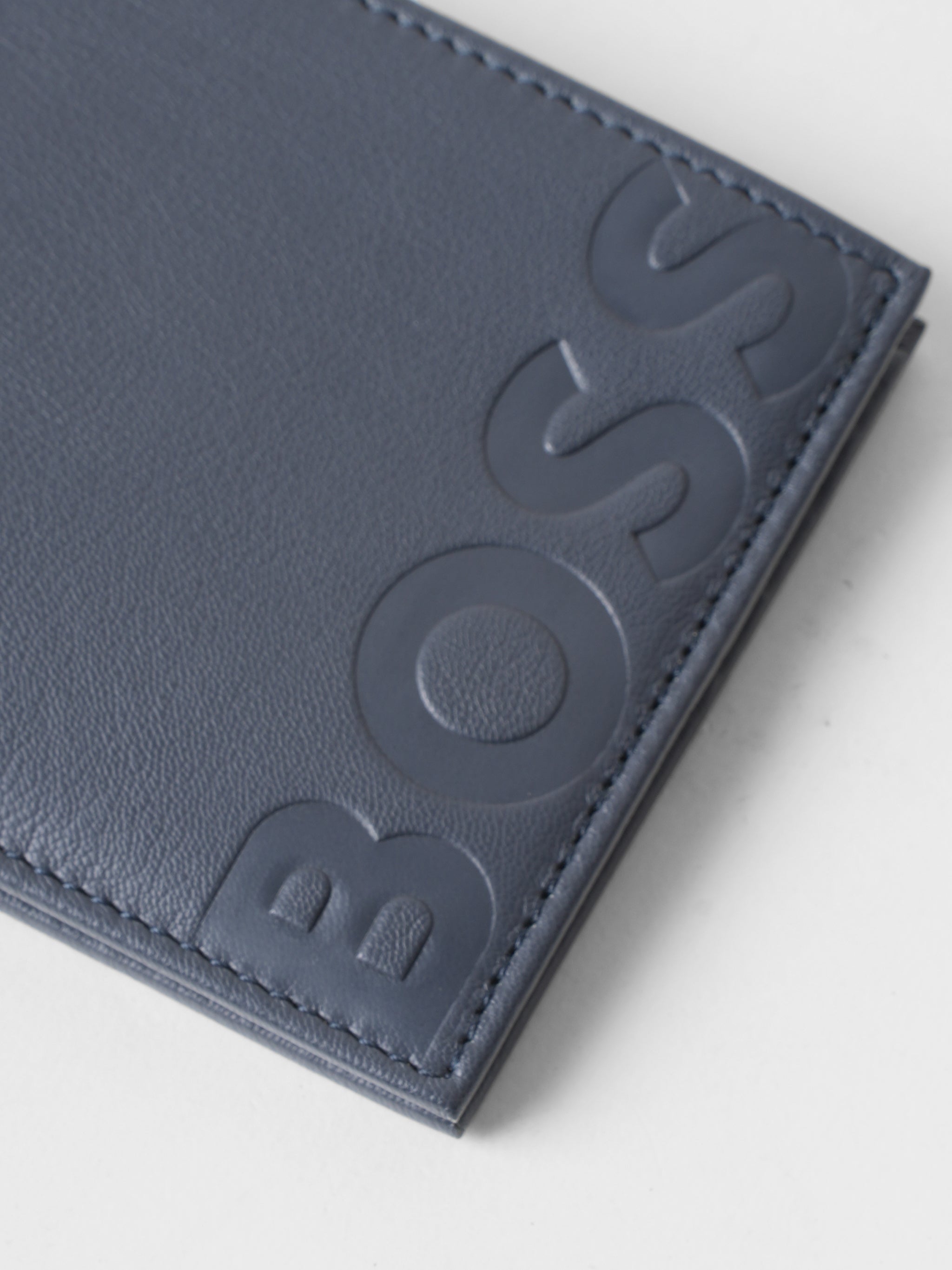 New Hugo Boss Embosed Logo Wallet In Grained Leather With Coin Pocket