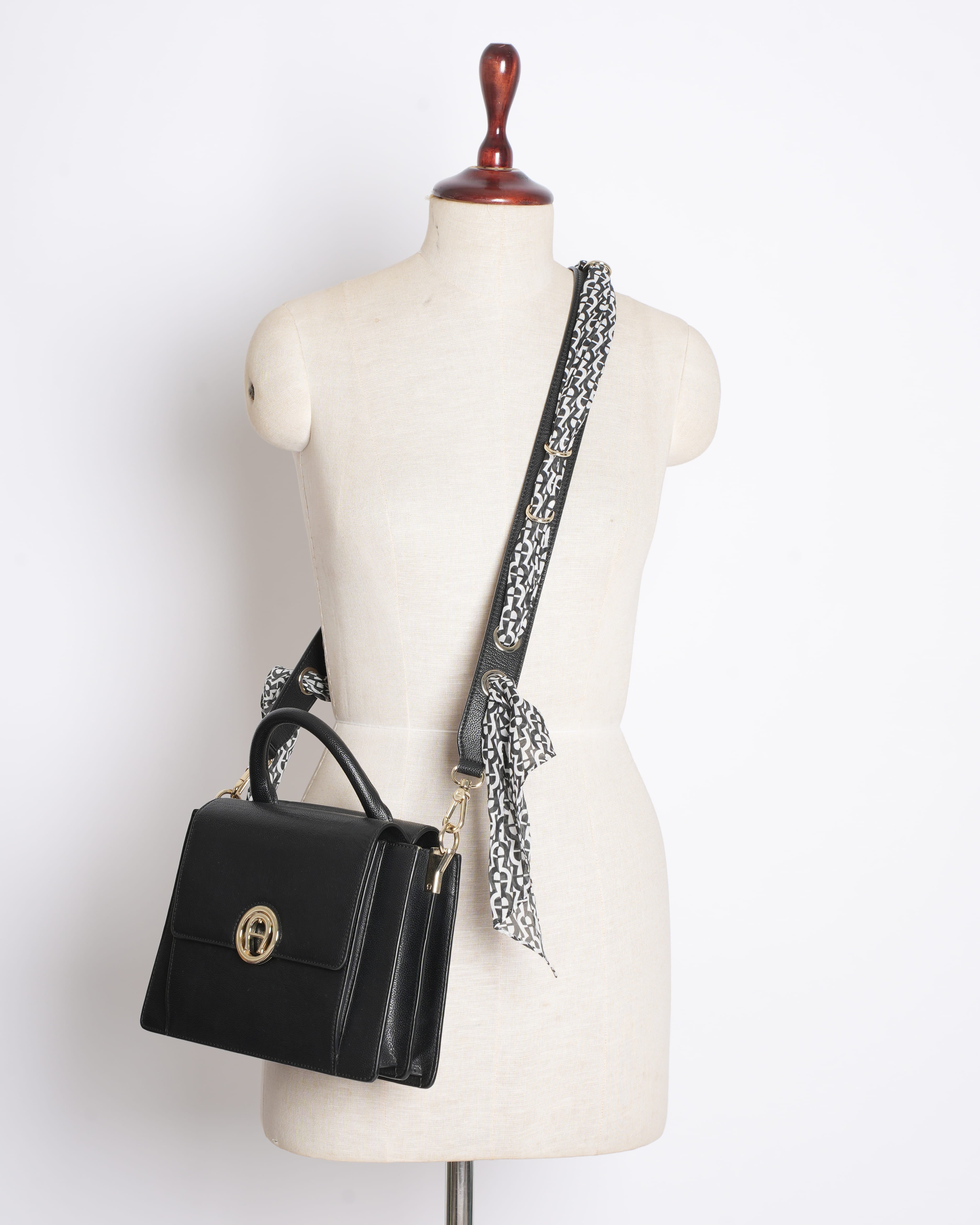 Aigner Livia Bag in Black