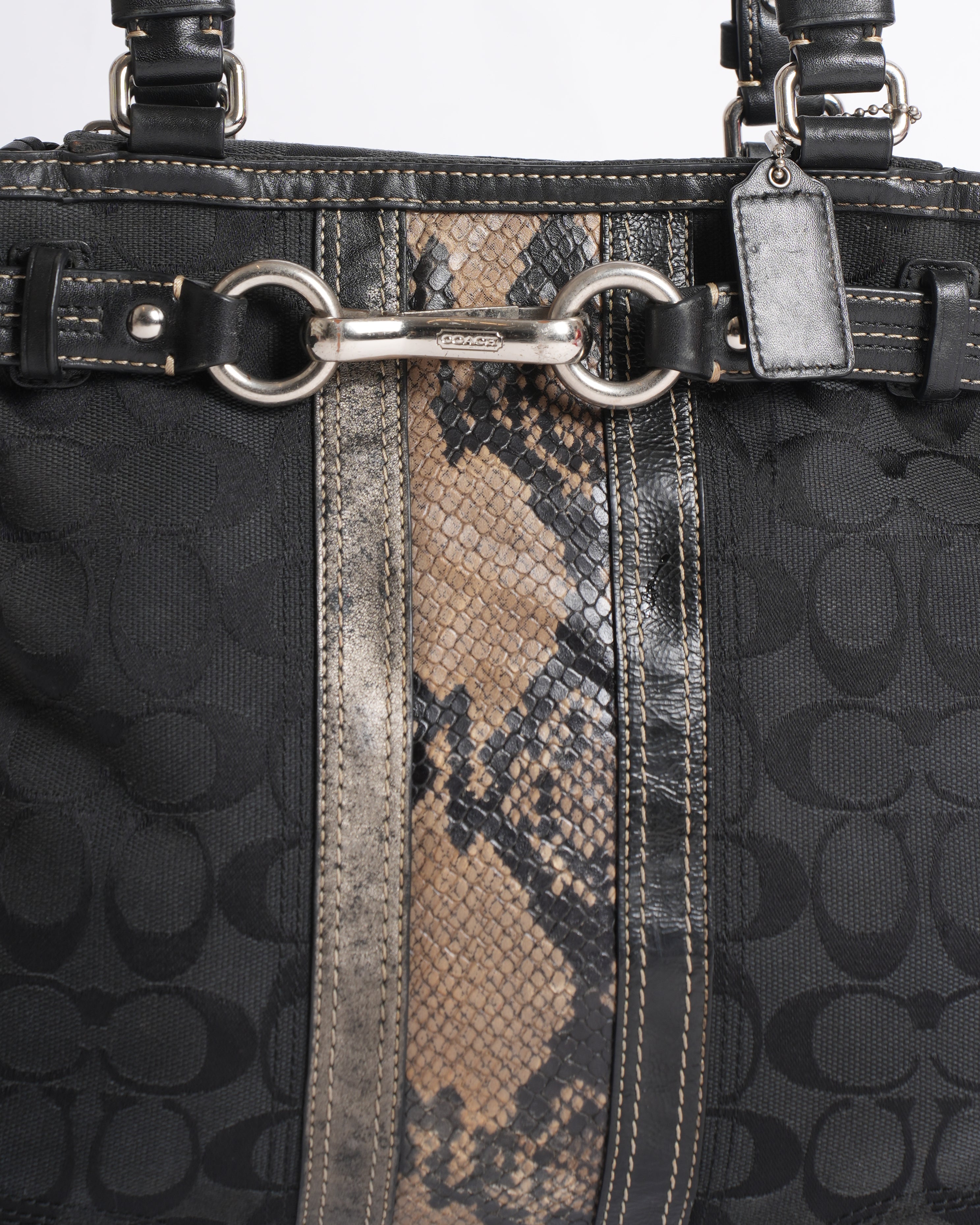 Coach handbag in black