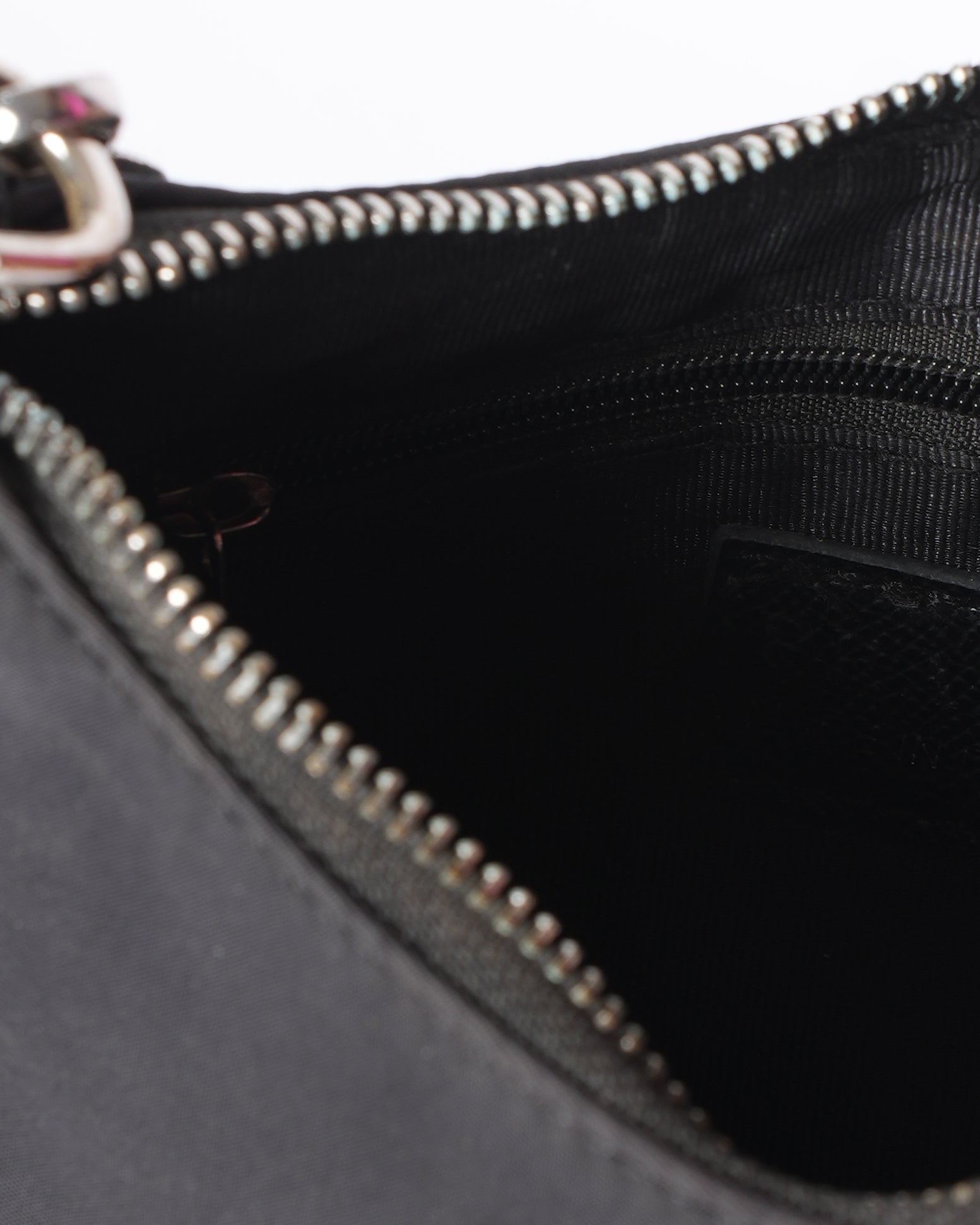 Prada Nylon Re-edition 2005 Shoulder Bag In Black