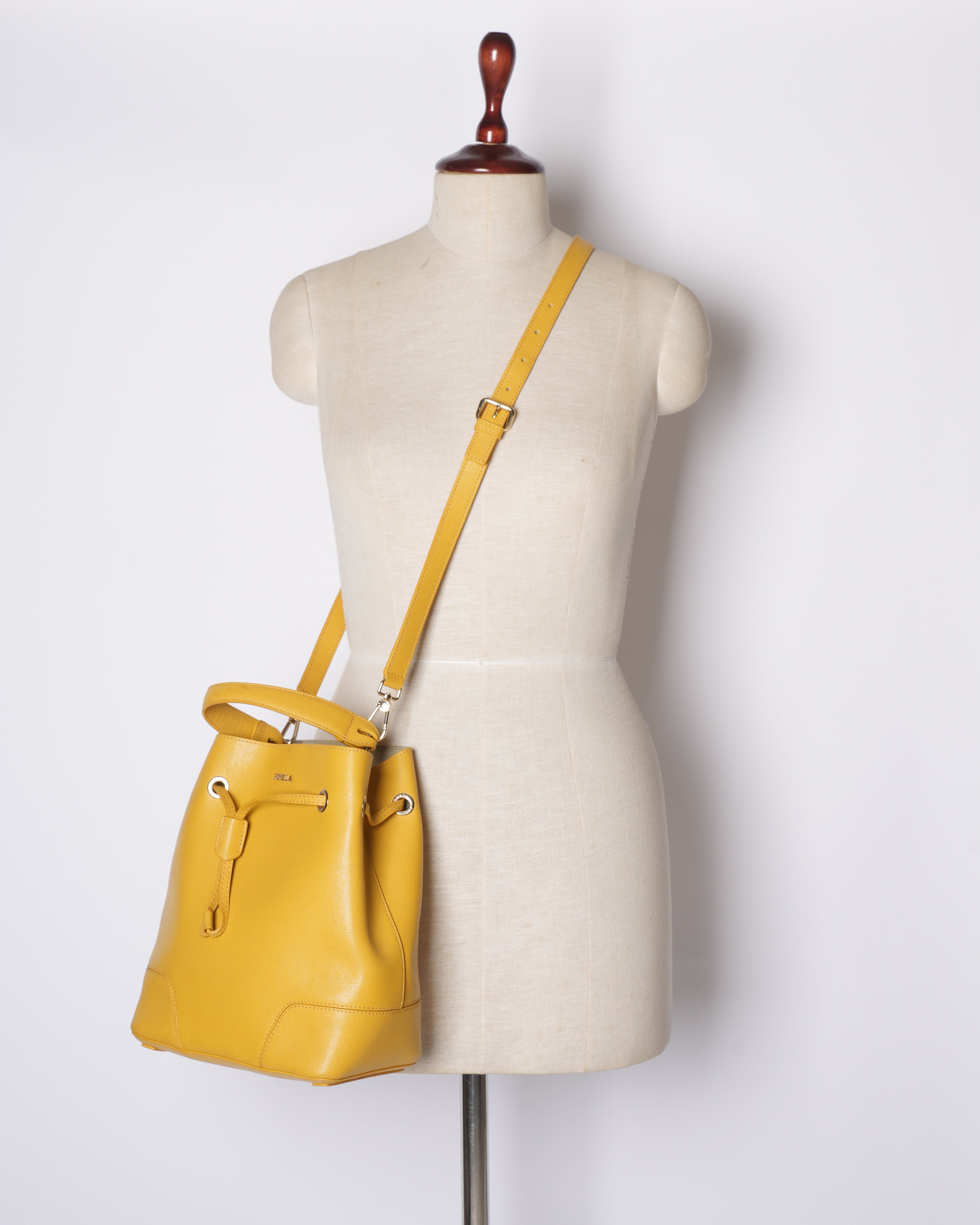 Furla Stacy Bucket Bag In Yellow