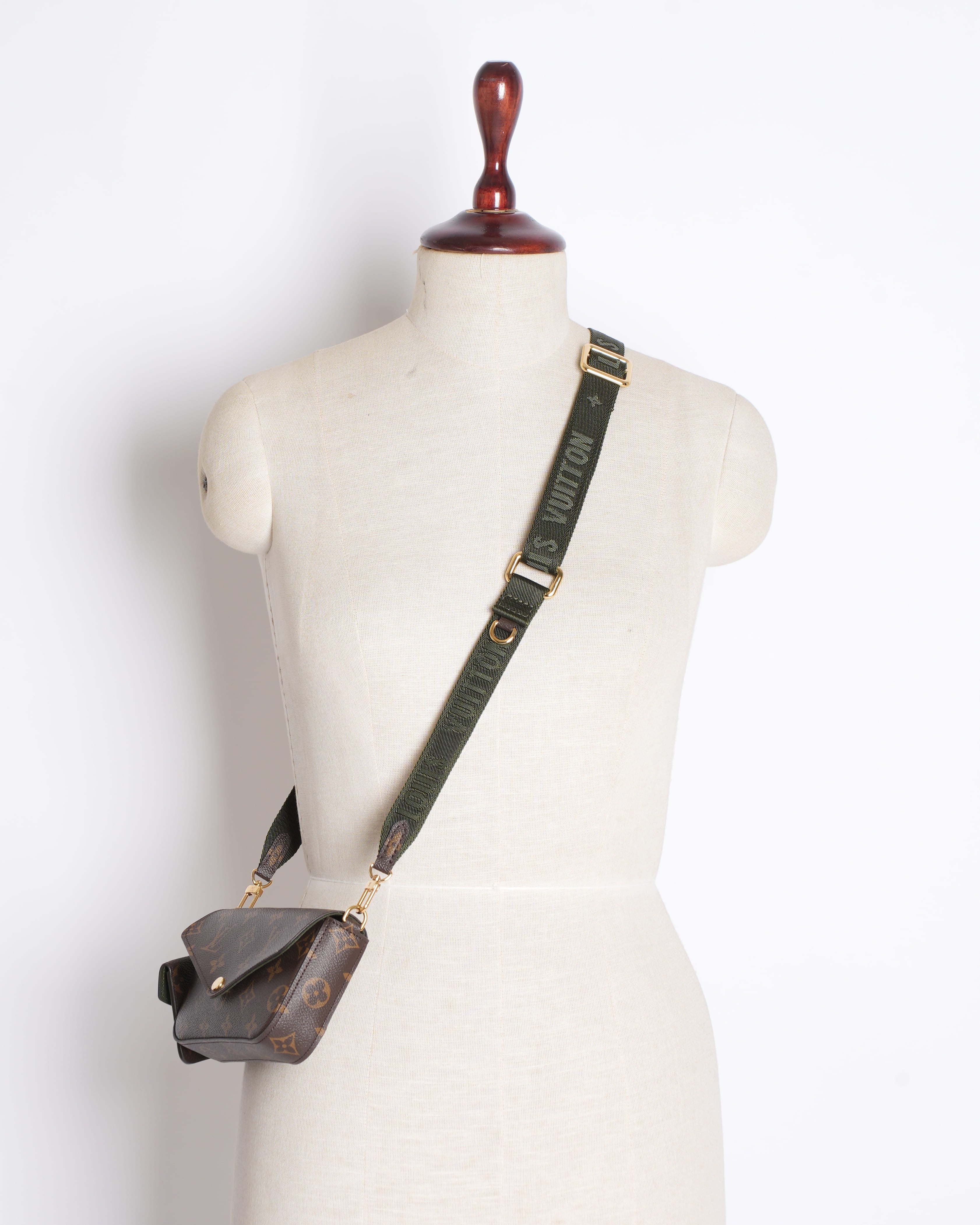 Louis Vuitton Monogram Félicie Strap & Go Crossbody Bag