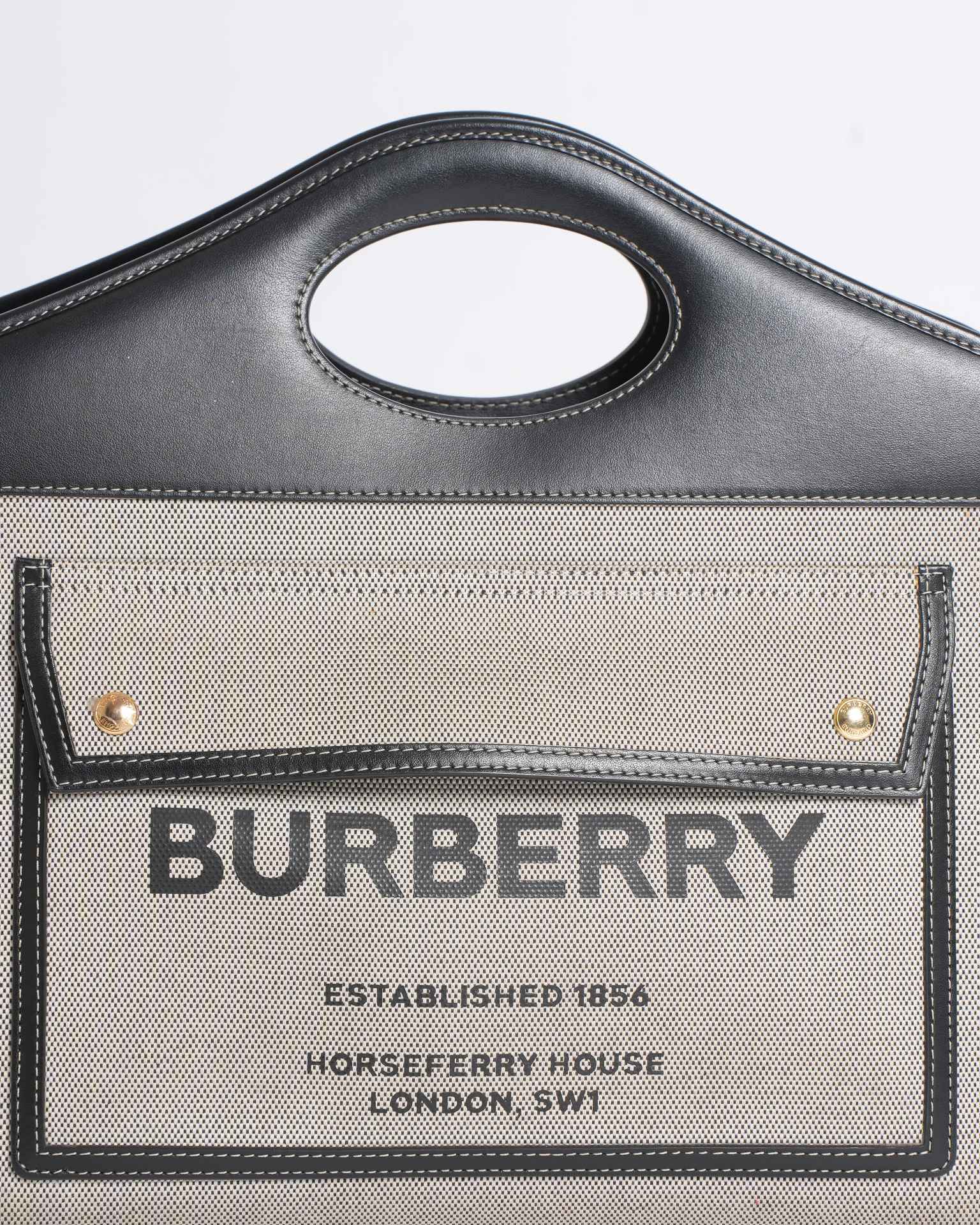 New Burberry Messenger Large Pocket Handbag
