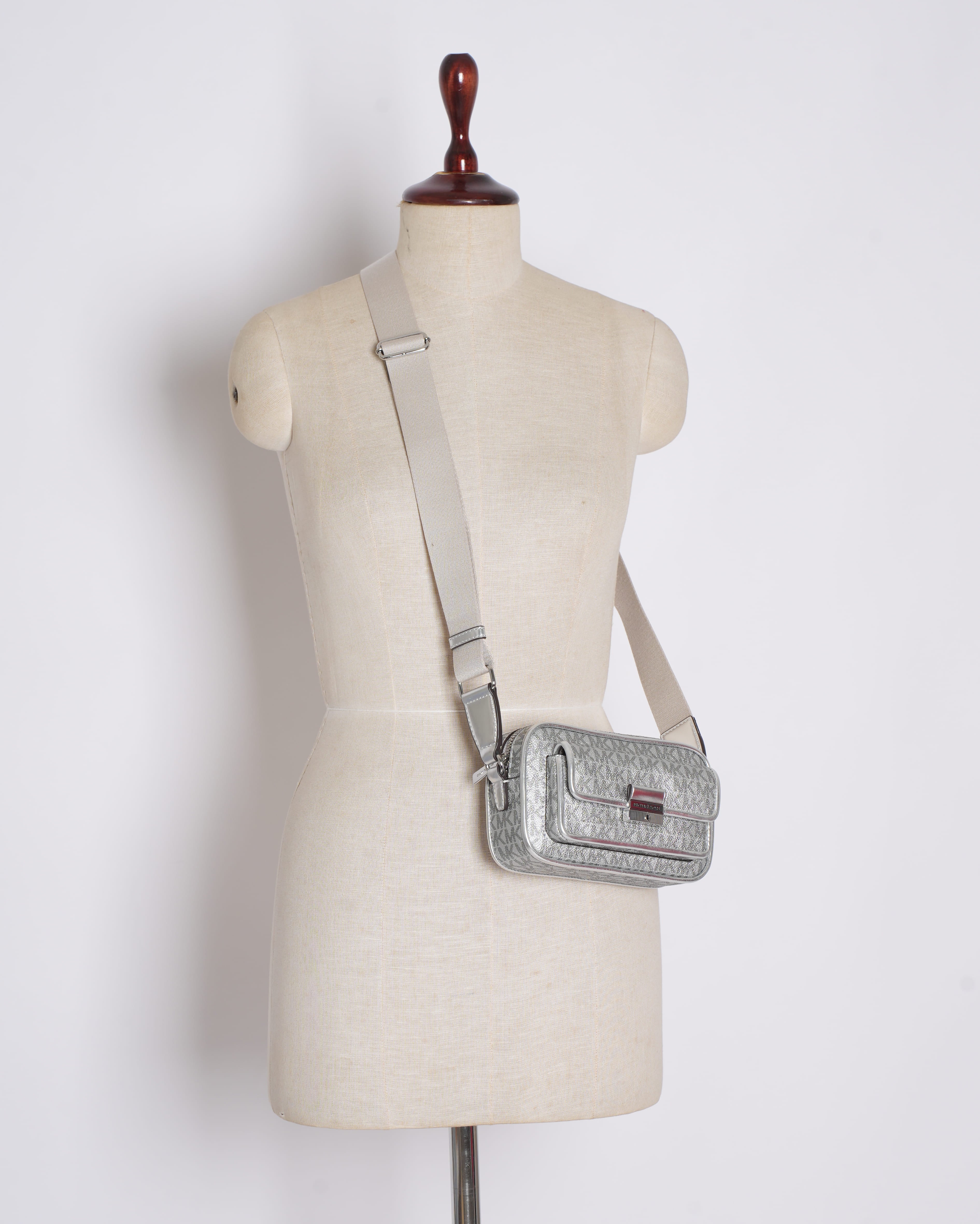 New Michael kors signature logo bradshaw crossbody