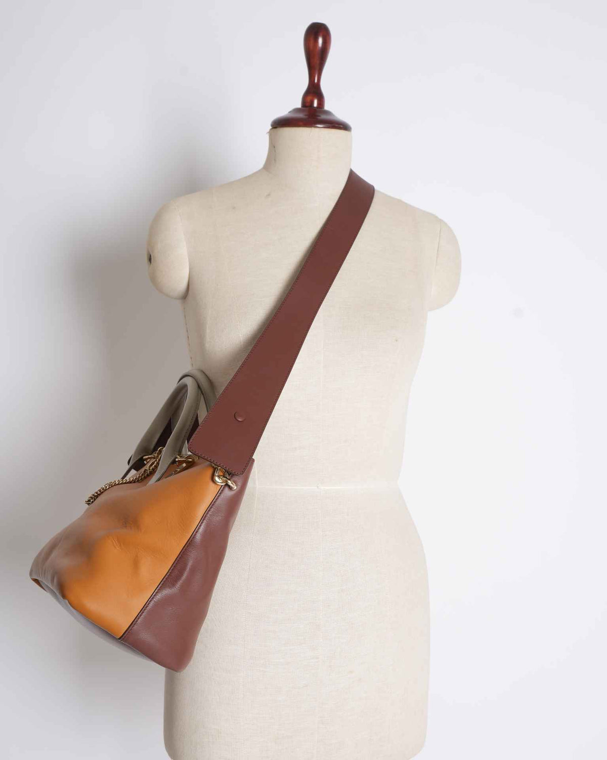 Chloe Leather Handbag In Brown