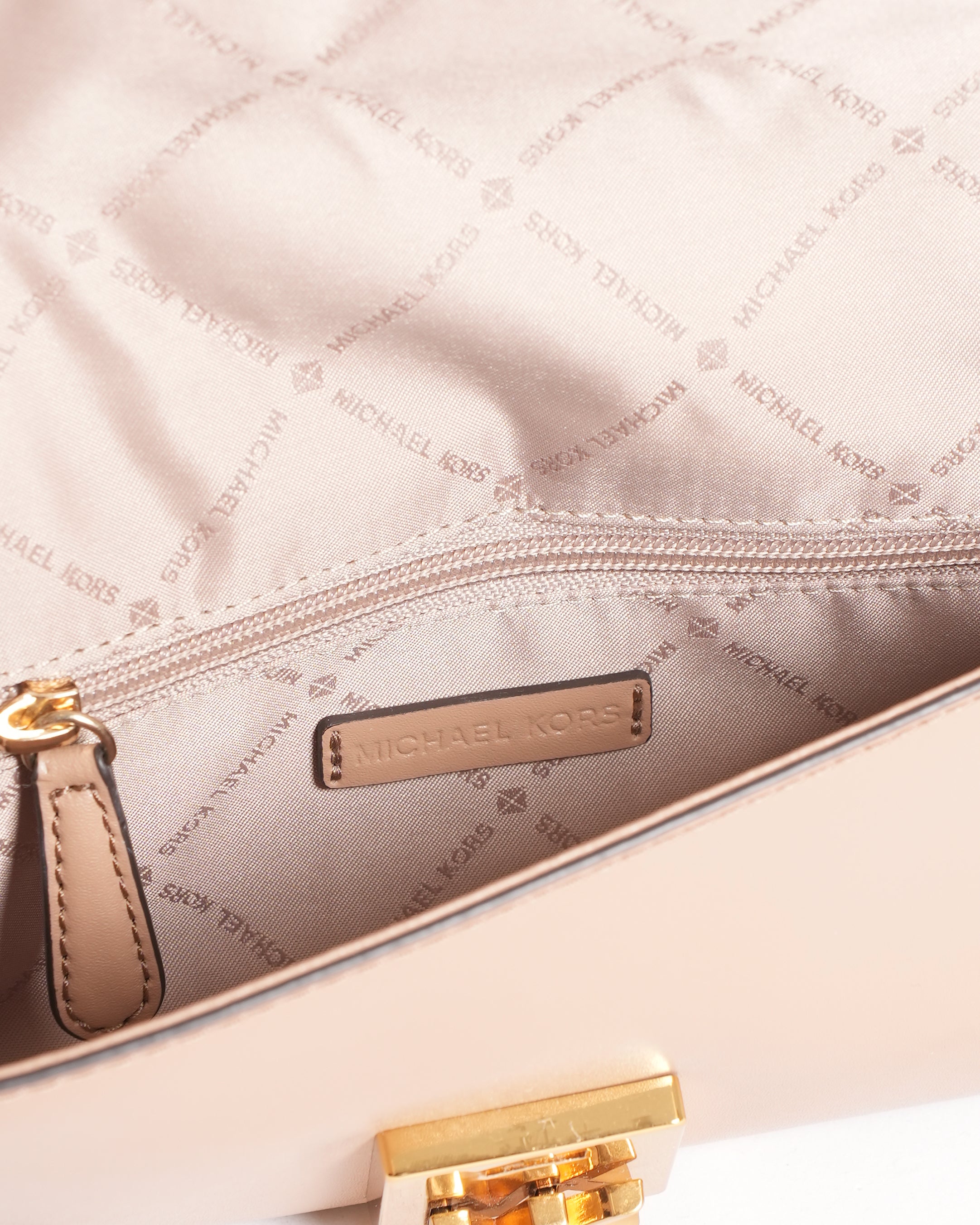 New Michael Kors Wallet On Chain In Beige