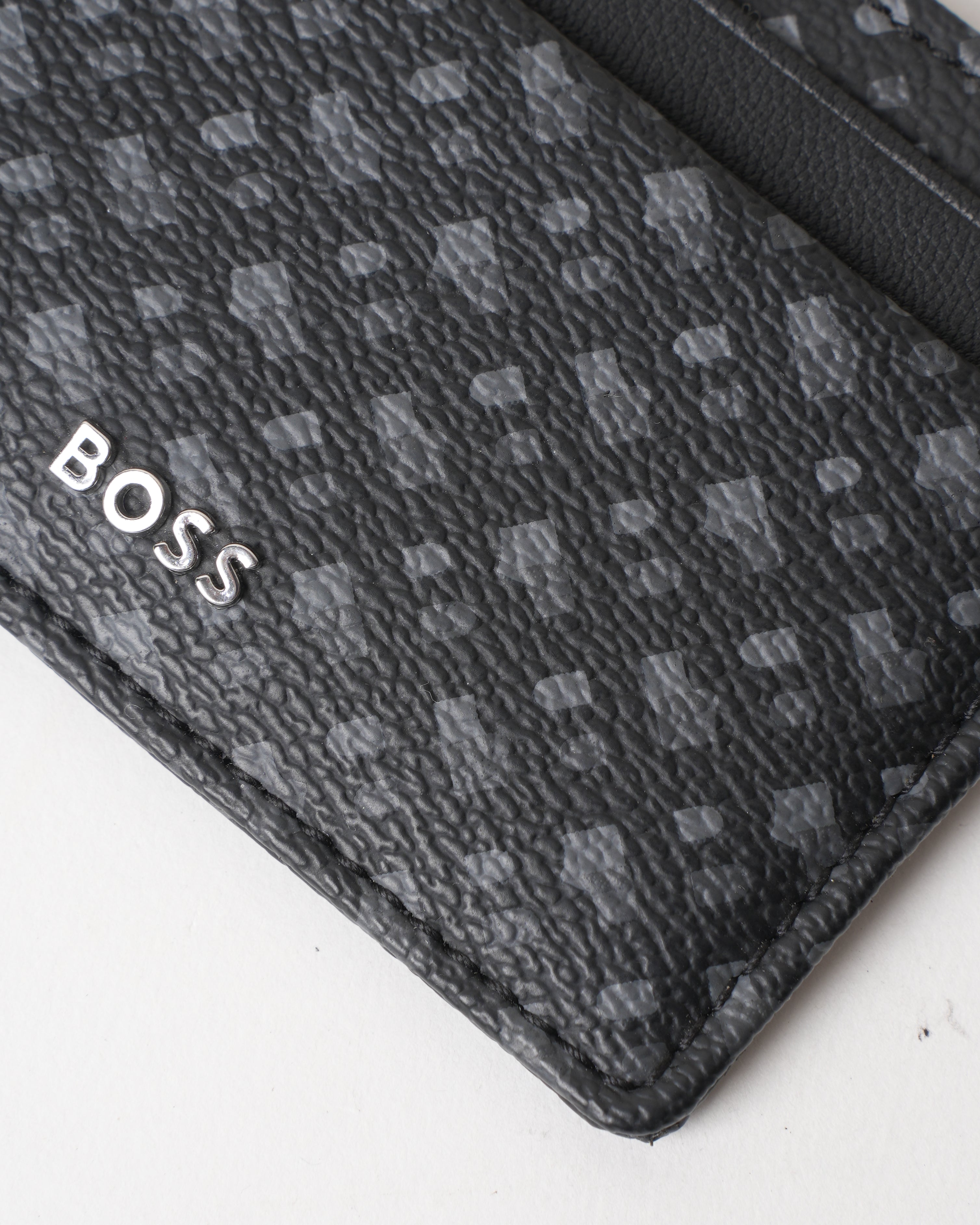 New Hugo Boss Military Cardholder