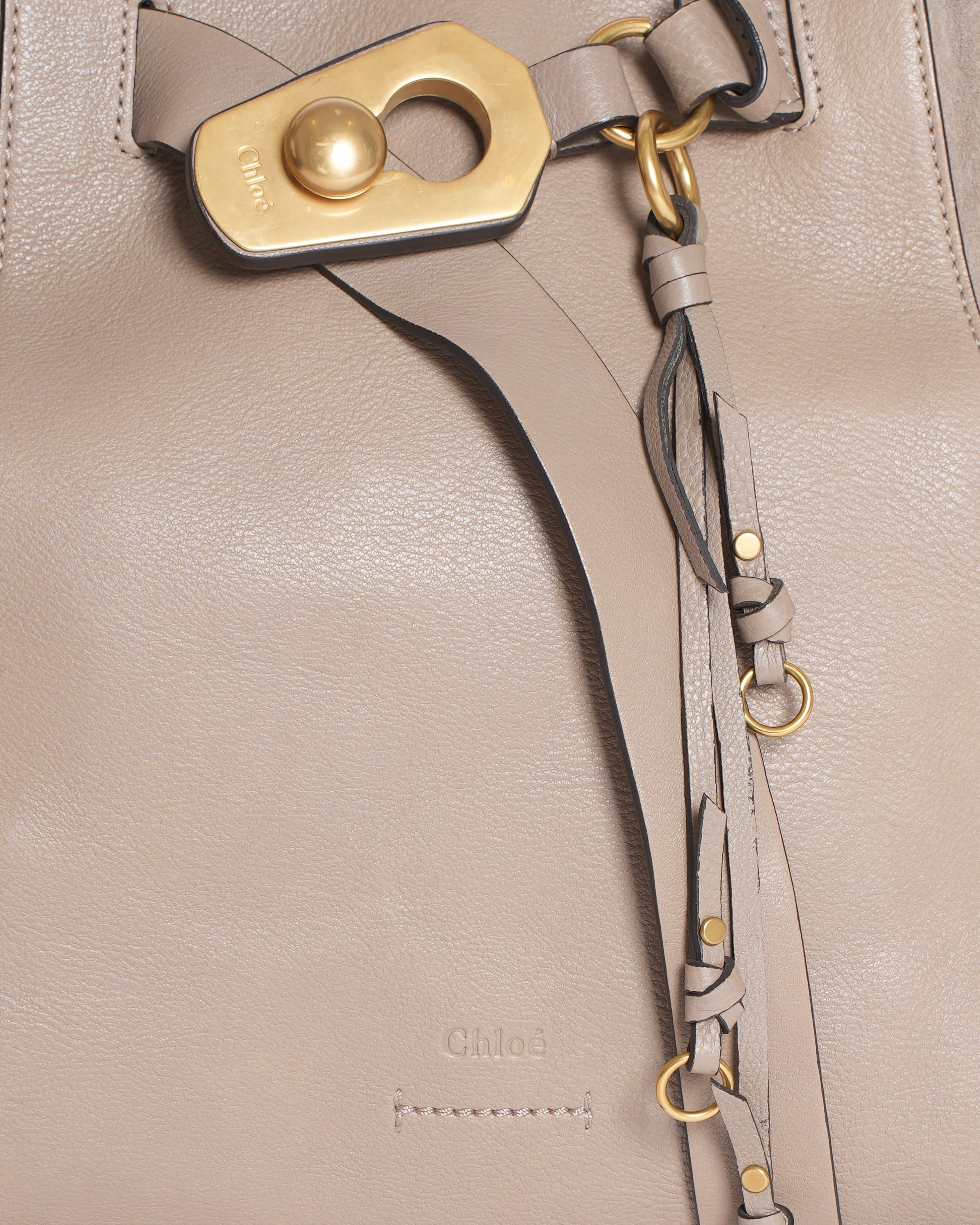 Chloé Qwen Bucket Leather Shoulder Bag