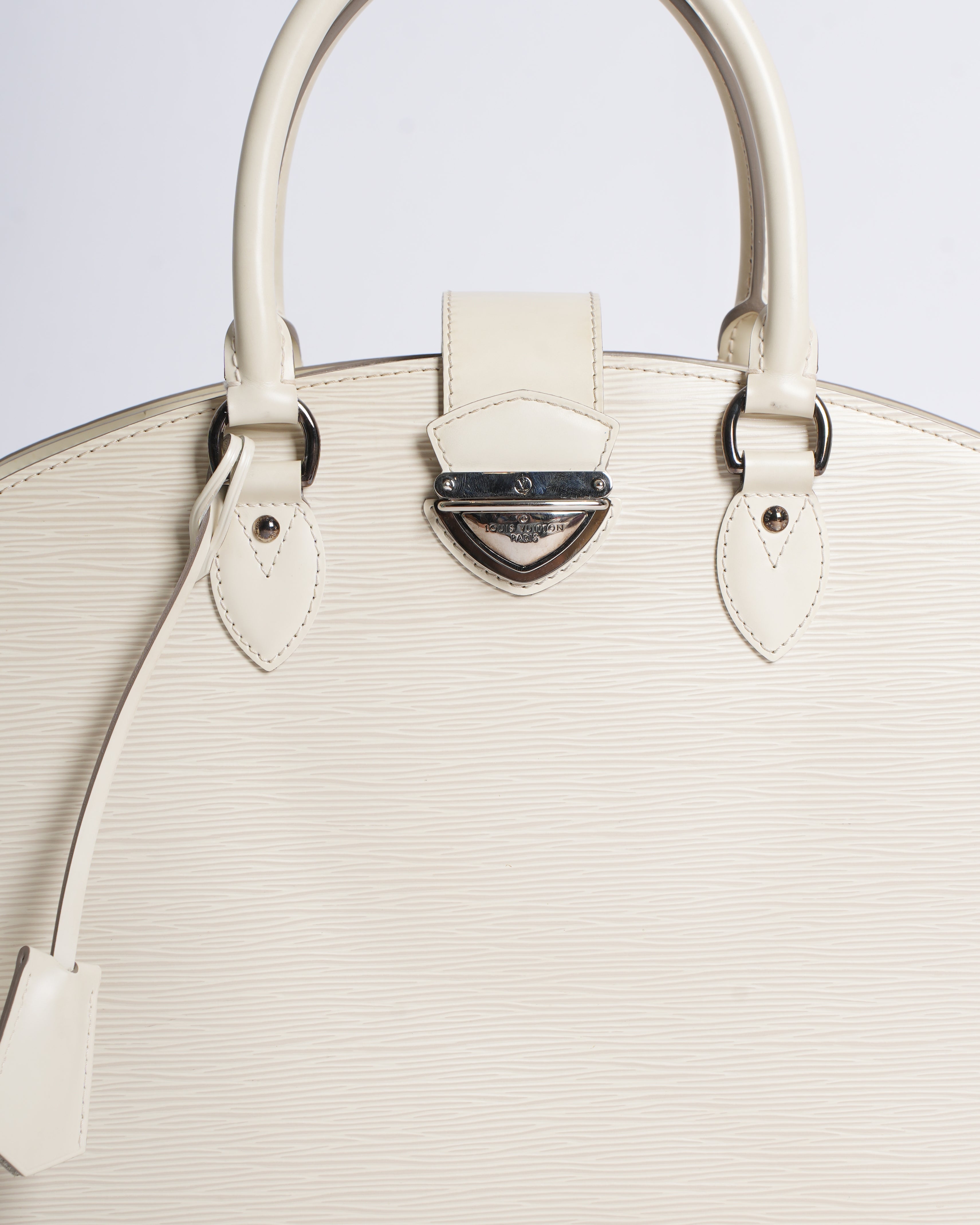Louis Vuitton
Ivory Epi Leather Pont Neuf GM Bag