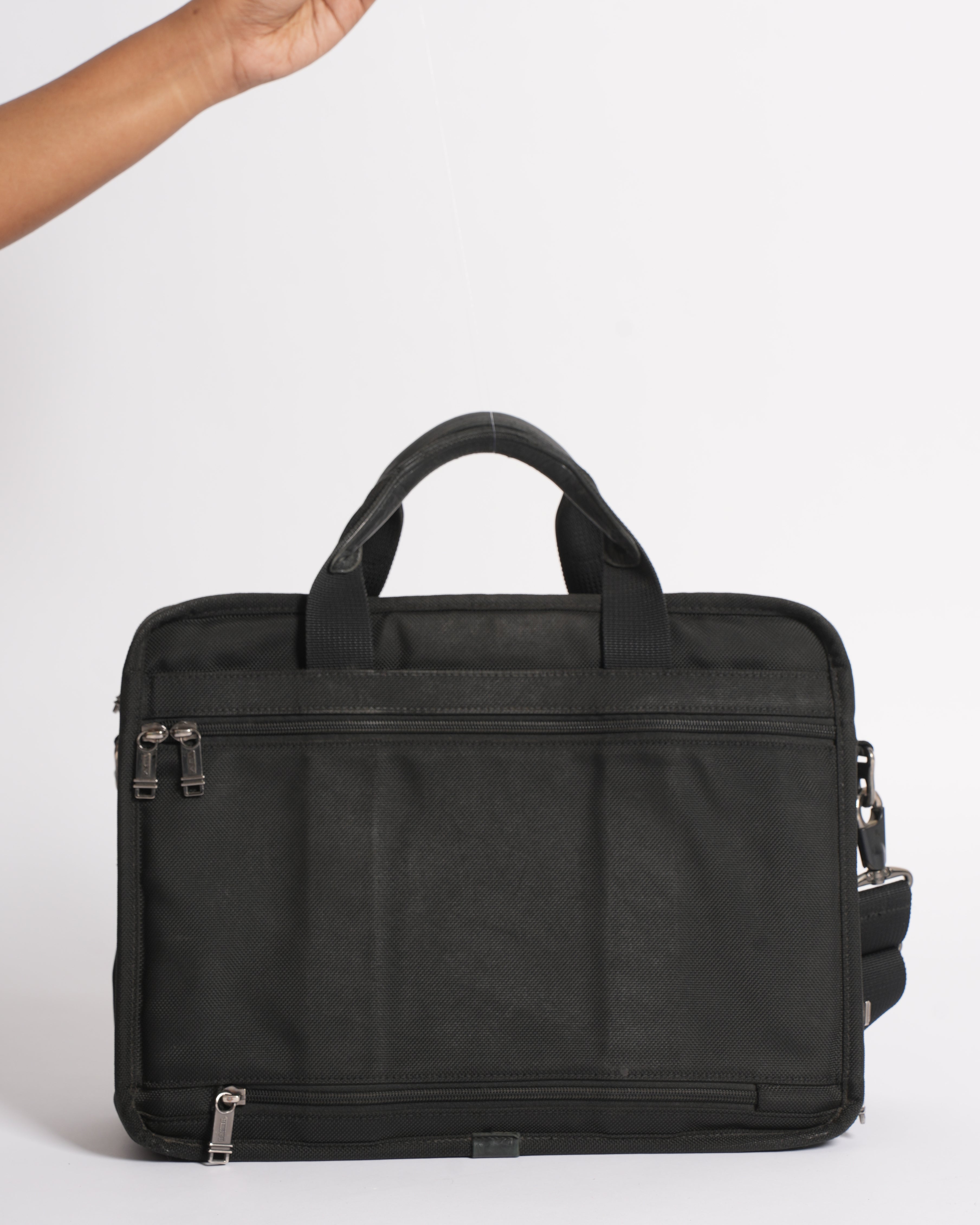 Tumi Alpha Sling Portfolio Briefcase Laptop Messenger Bag Black