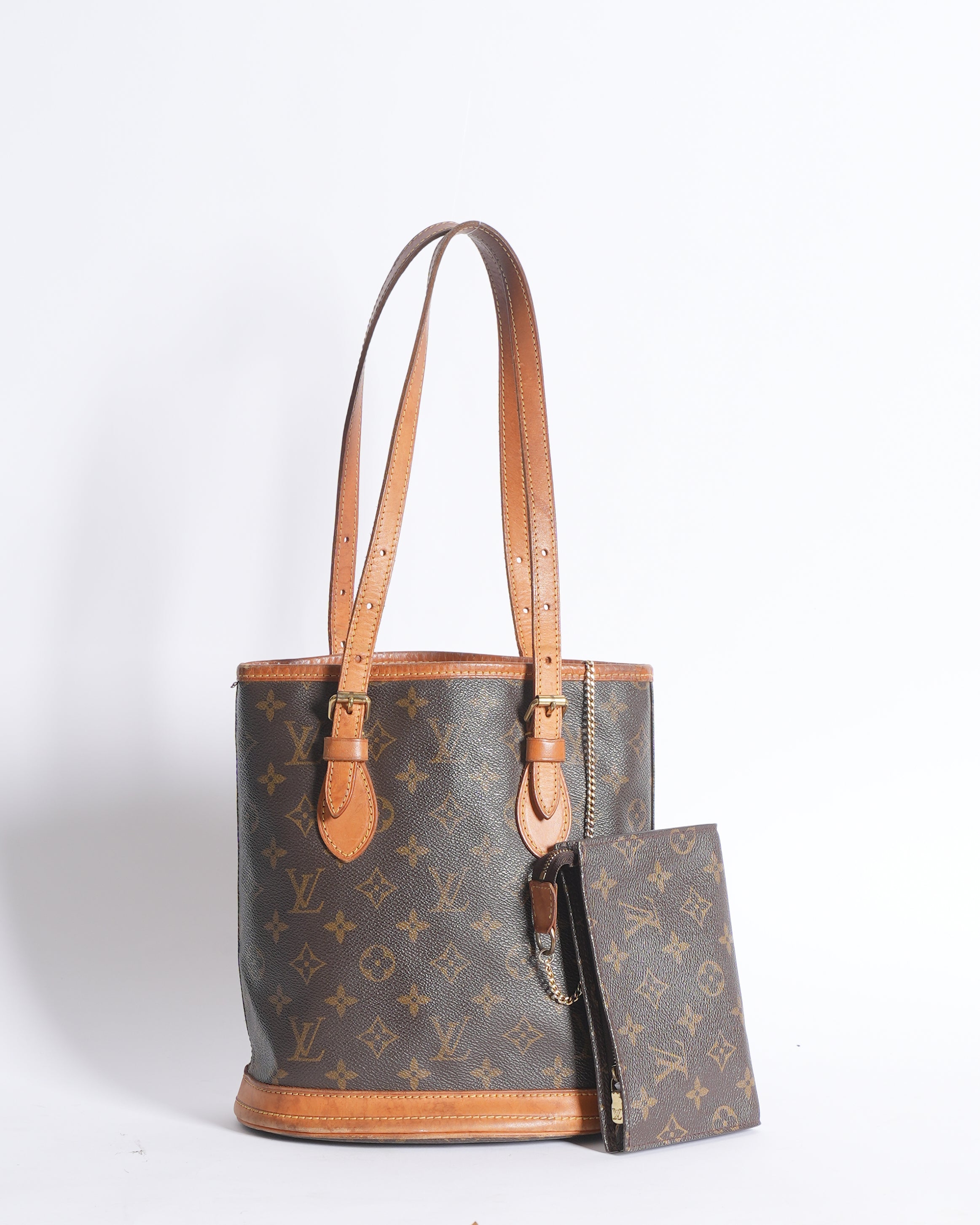 LV Bucket bag with pouch