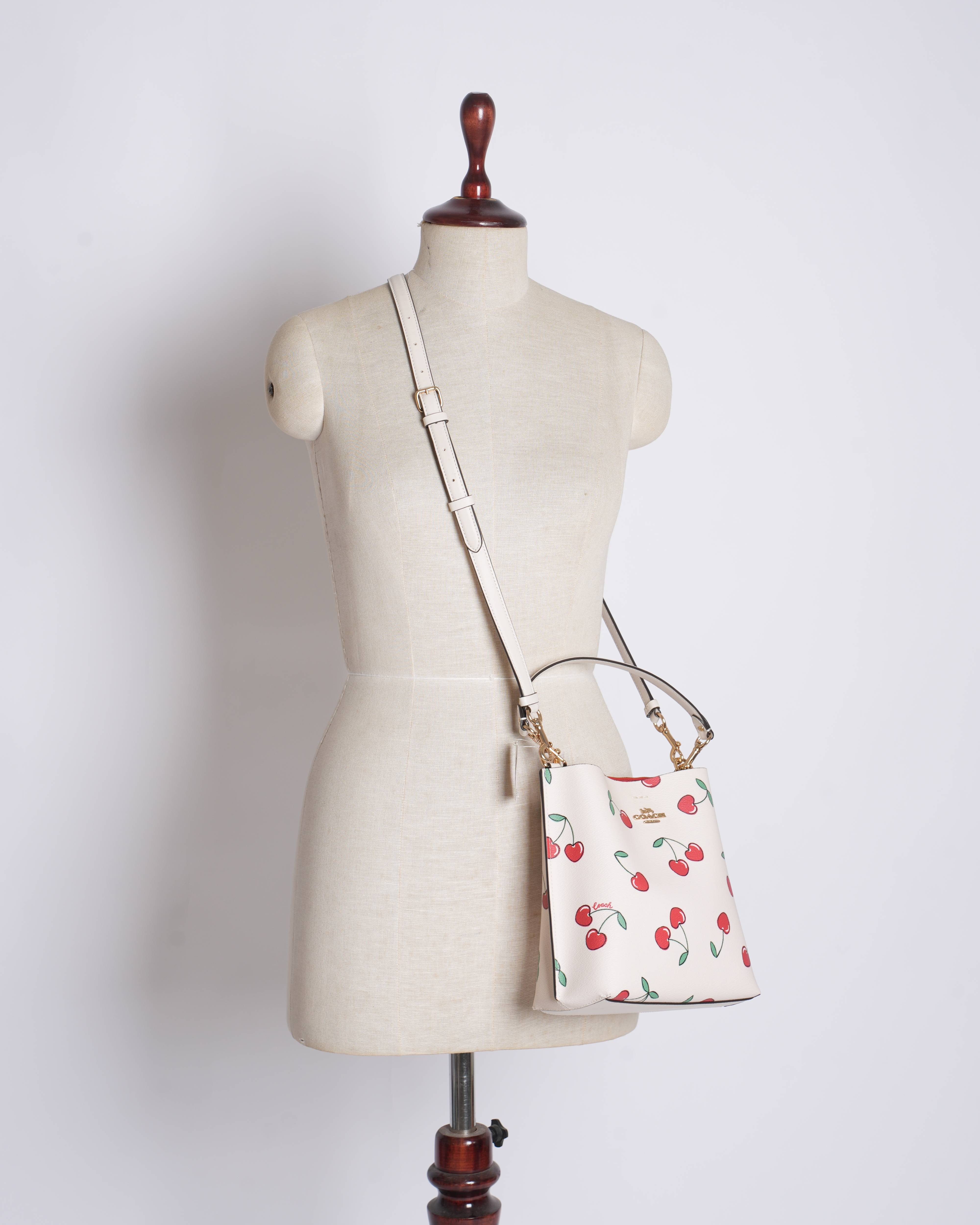 New Coach Cherry Printed Mollie 22 Bucket Bag