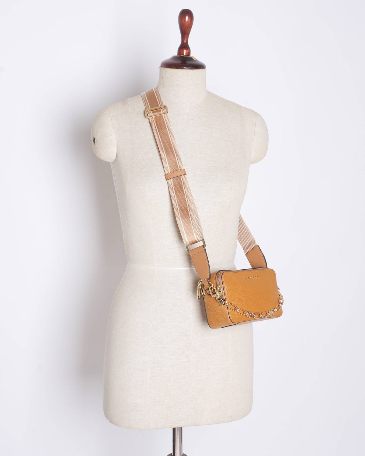 Michael Kors 
Jet Set Small Pebbled Leather Shoulder bag