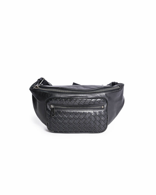 Bottega Veneta 
Intrecciato Leather Belt Bag