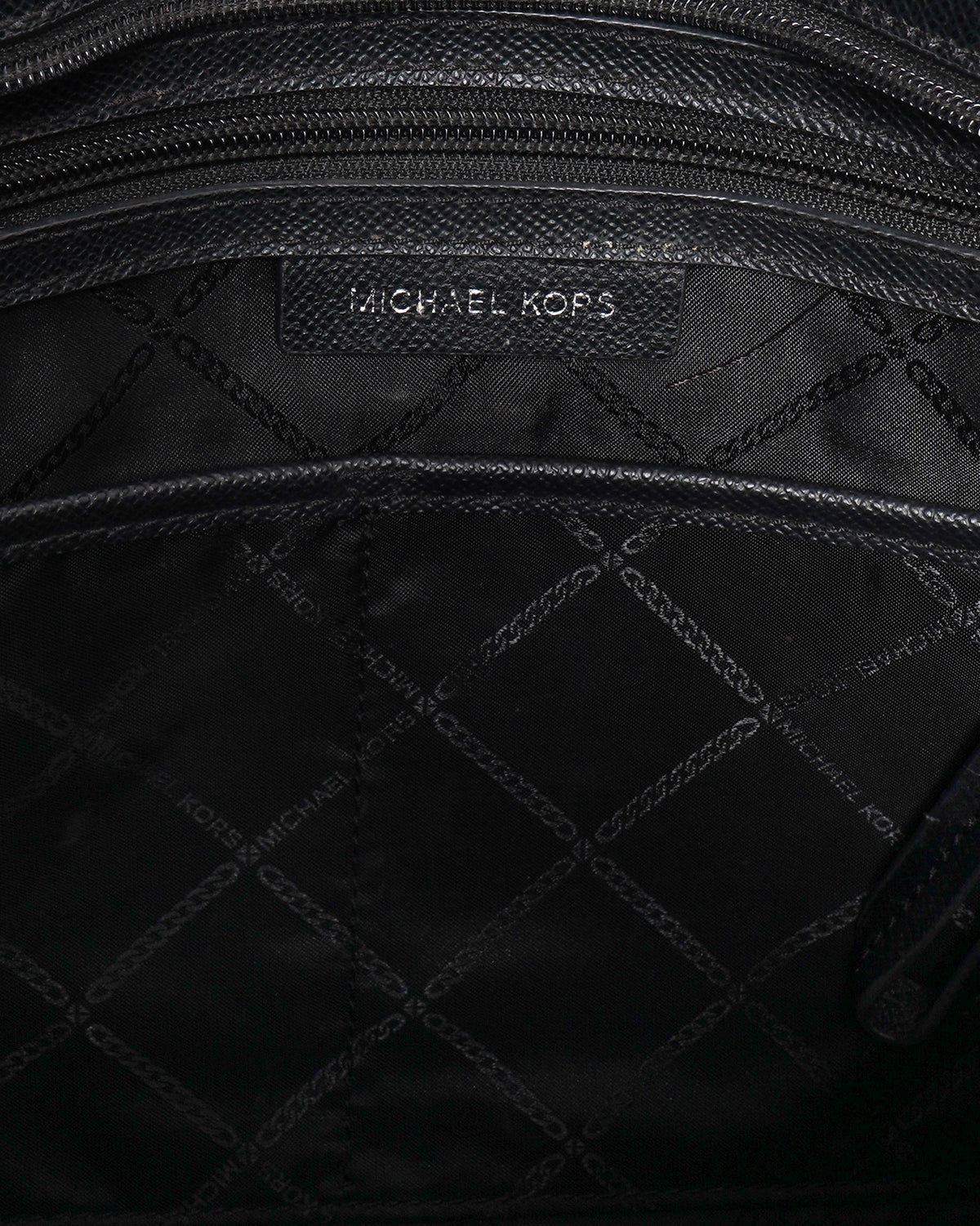 Michael Kors Voyager Tote In Black