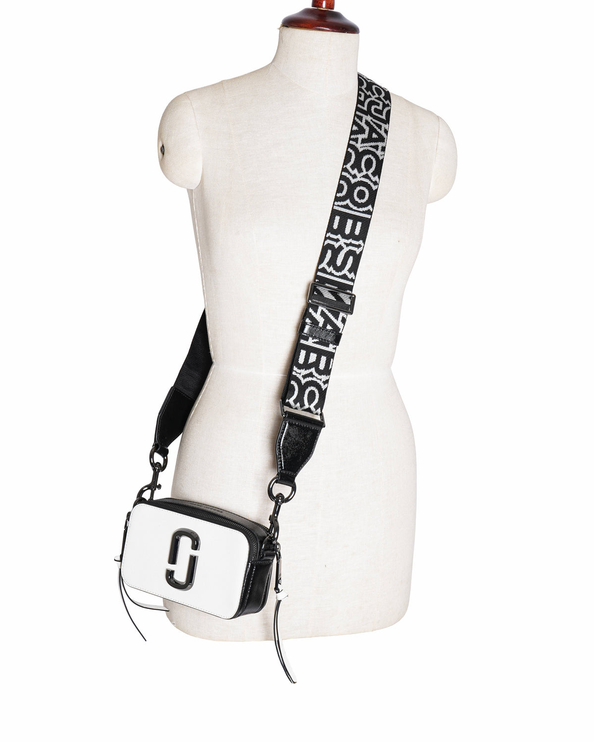 The marc jacobs mini snapshot crossbody bag