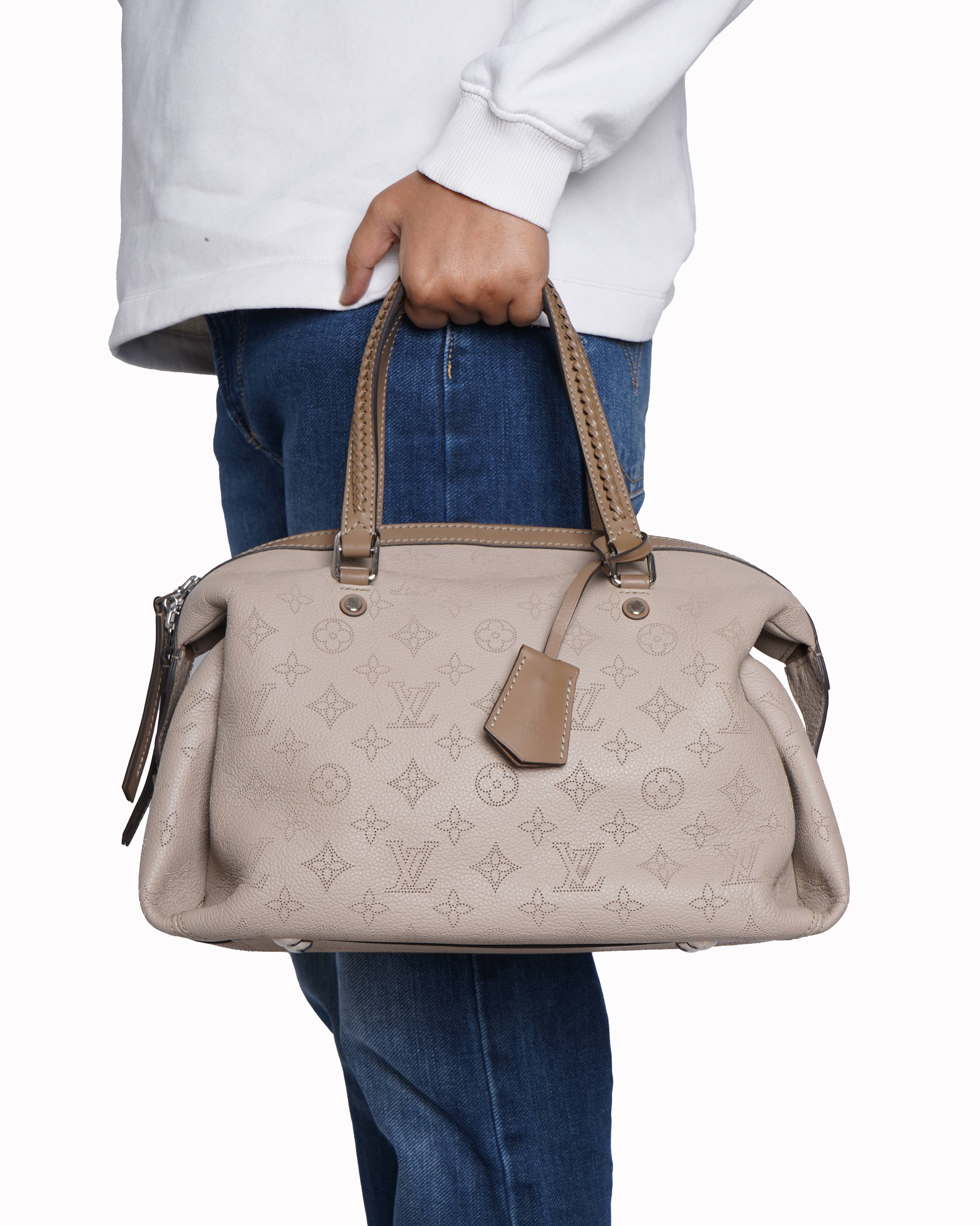 Louis vuitton asteria mahina shoulder bag