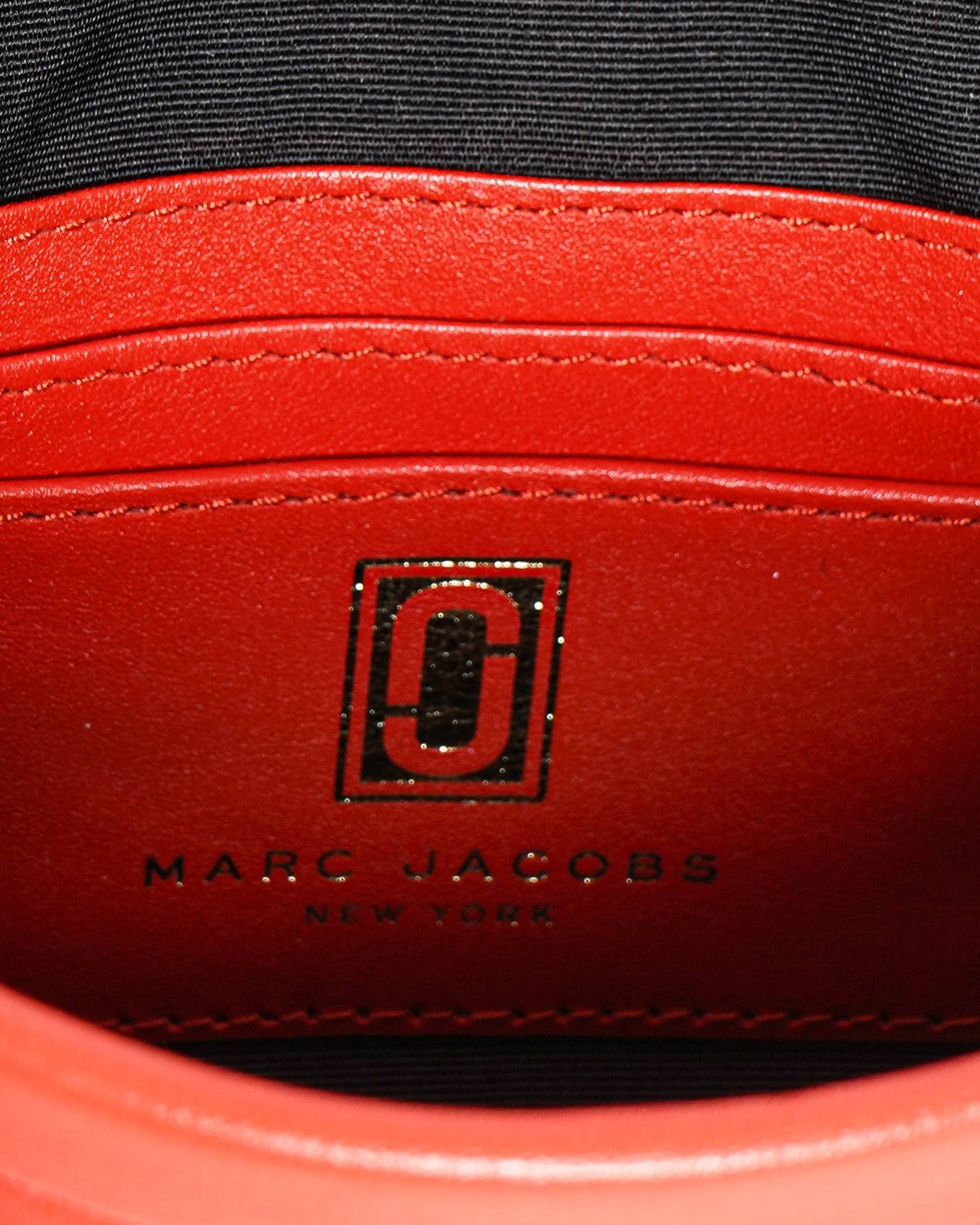 Marc Jacobs 
Cayenne Pepper The Mini Squeeze Chain Handle Cross Body Bag