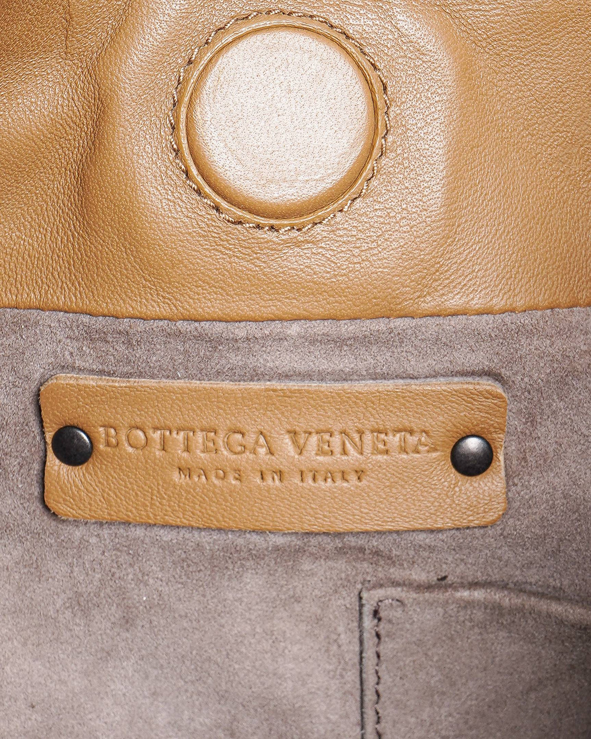 Bottega Veneta Intrecciato Chain Shoulder Bag In Beige