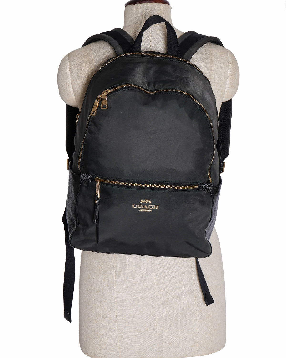coach backpack addison The Active Andar Crossgrain leather Inside zip cell phone and multifunction pockets Inside laptop sleeve Zip closure recycled polyester lining Top handle with 3 drop Outside zip pocket Luggage sleeve Adjustable shoulder straps 11 3/4 (L) x 15 3/4 (H) x 4 3/4 (W) Style No. Coach Addison Textured Brown Spectator