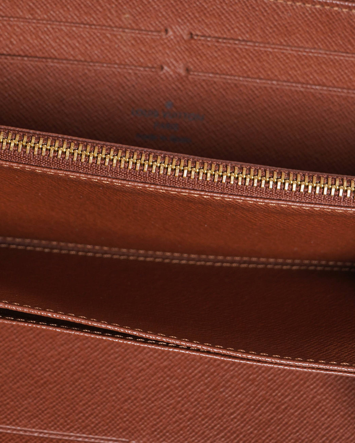 Louis vuitton zippy wallet in monogram canvas