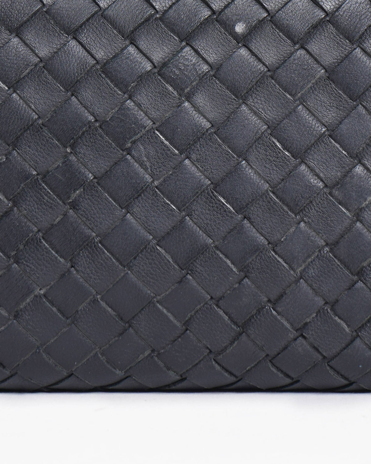 Bottega Veneta 
Black Intrecciato Leather Zip Around Wallet