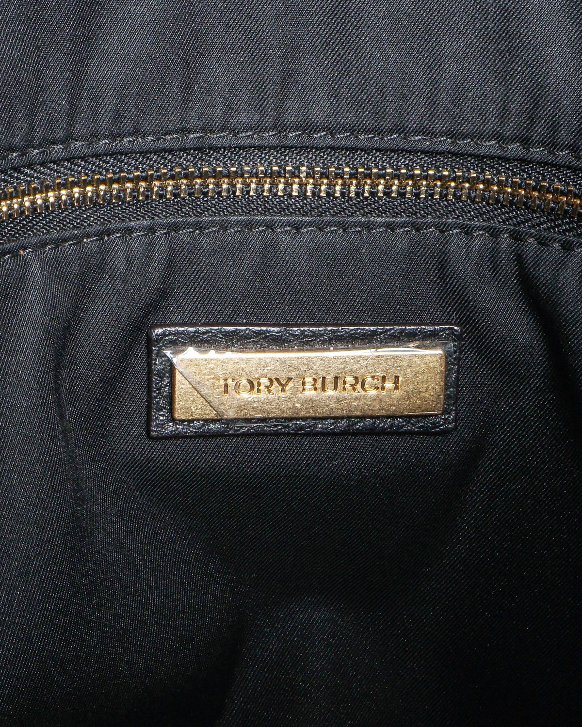 Tory Burch McGraw Slouchy Tote
in black pebbled leather