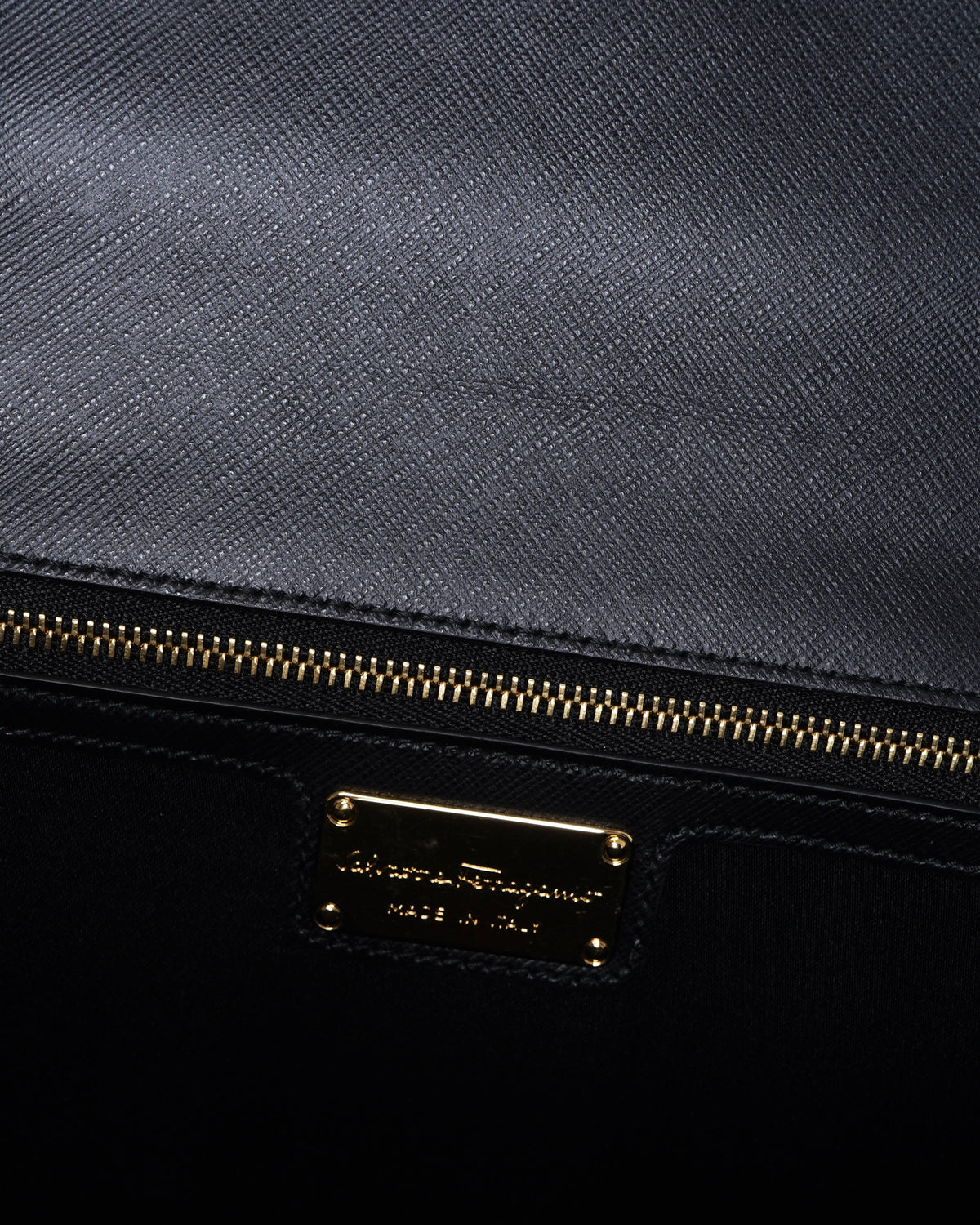 Salvatore Ferragamo Nero Printed Calf Shoulder Bag