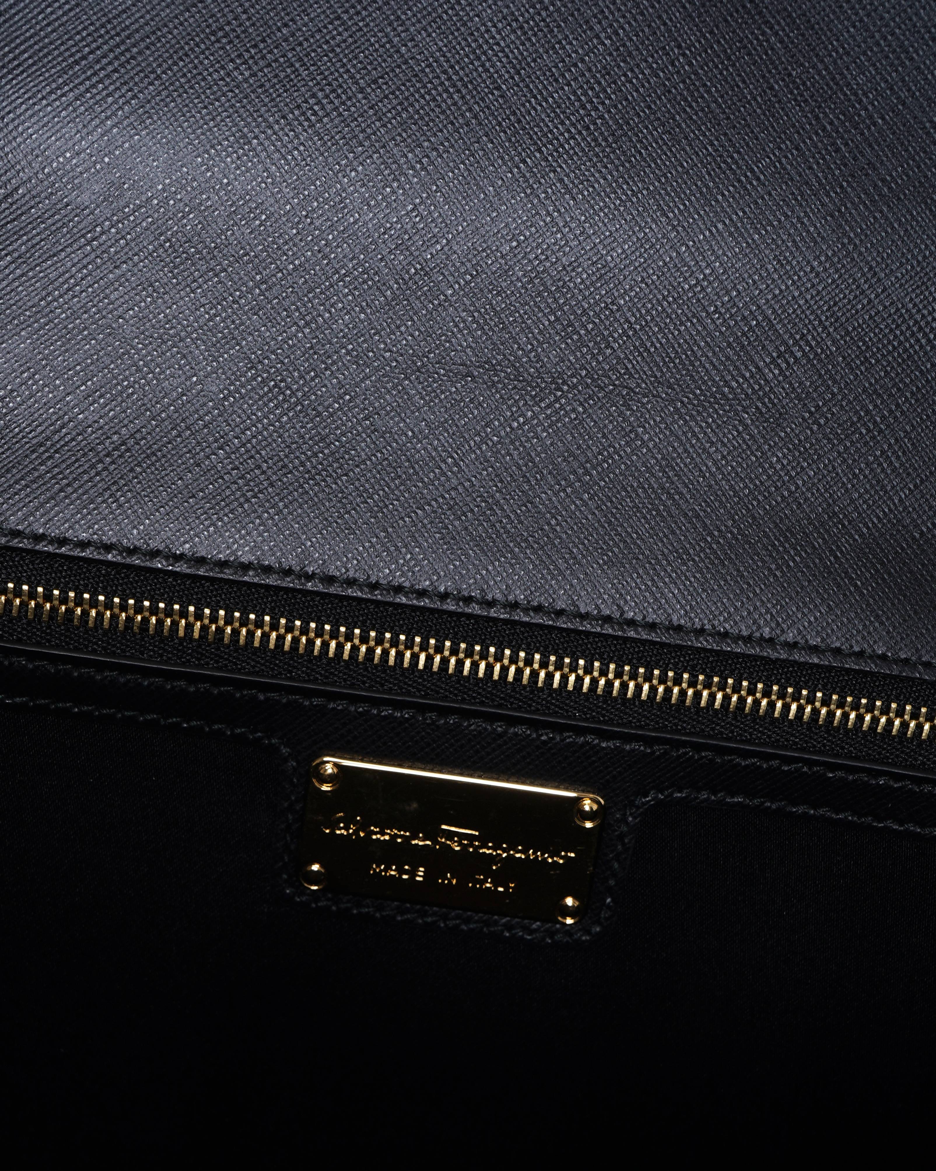 Salvatore Ferragamo Nero Printed Calf Shoulder Bag