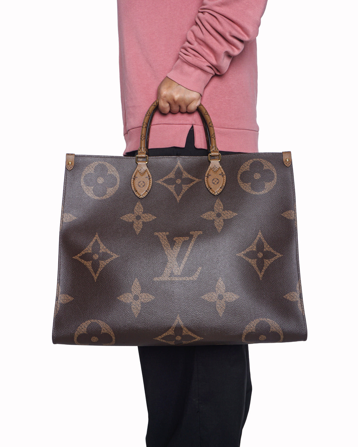 Louis Vuitton Monogram Giant Onthego GM Tote Bag